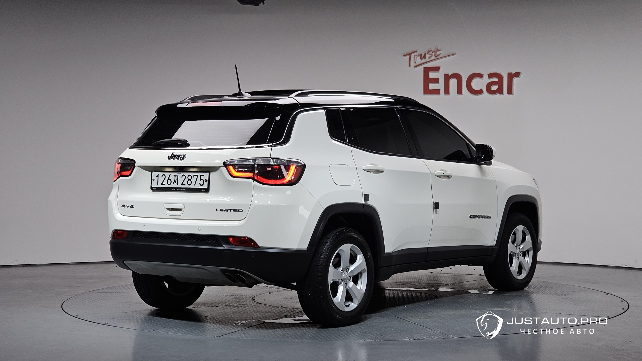 Автомобиль Jeep Compass
