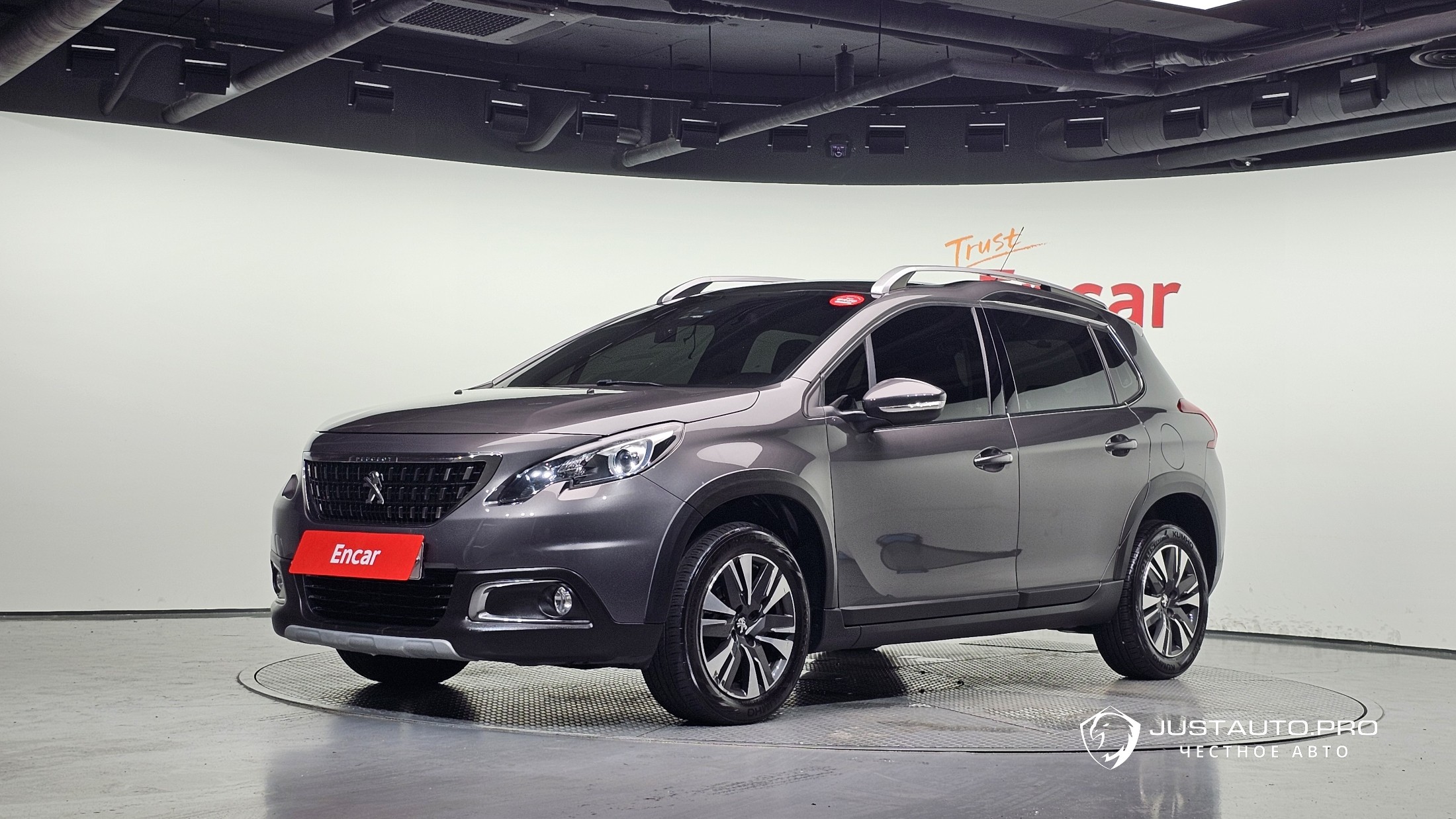 Автомобиль Peugeot 2008