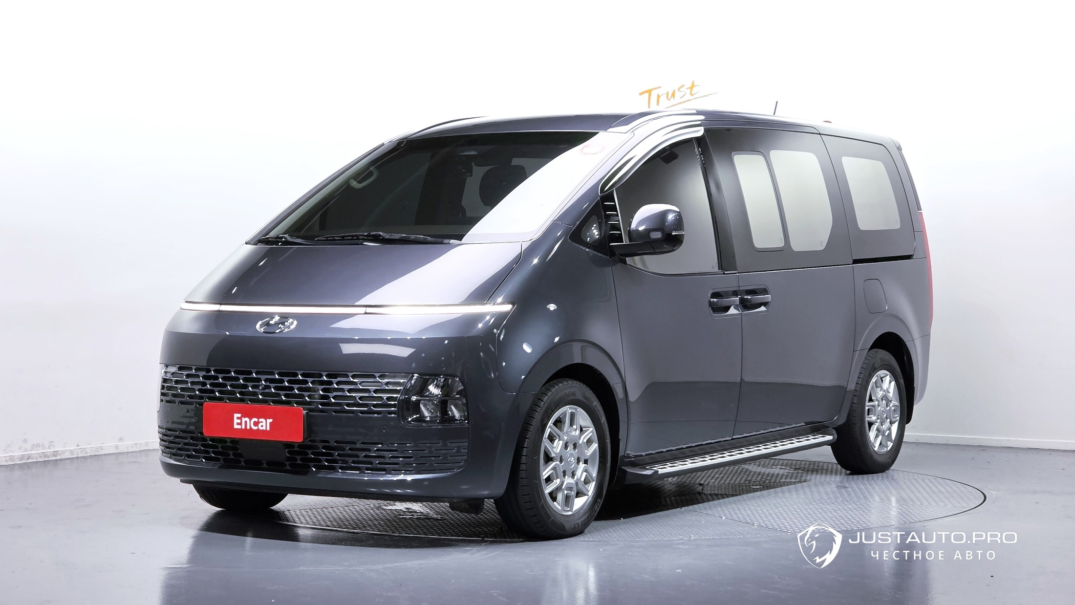 Автомобиль Hyundai Staria