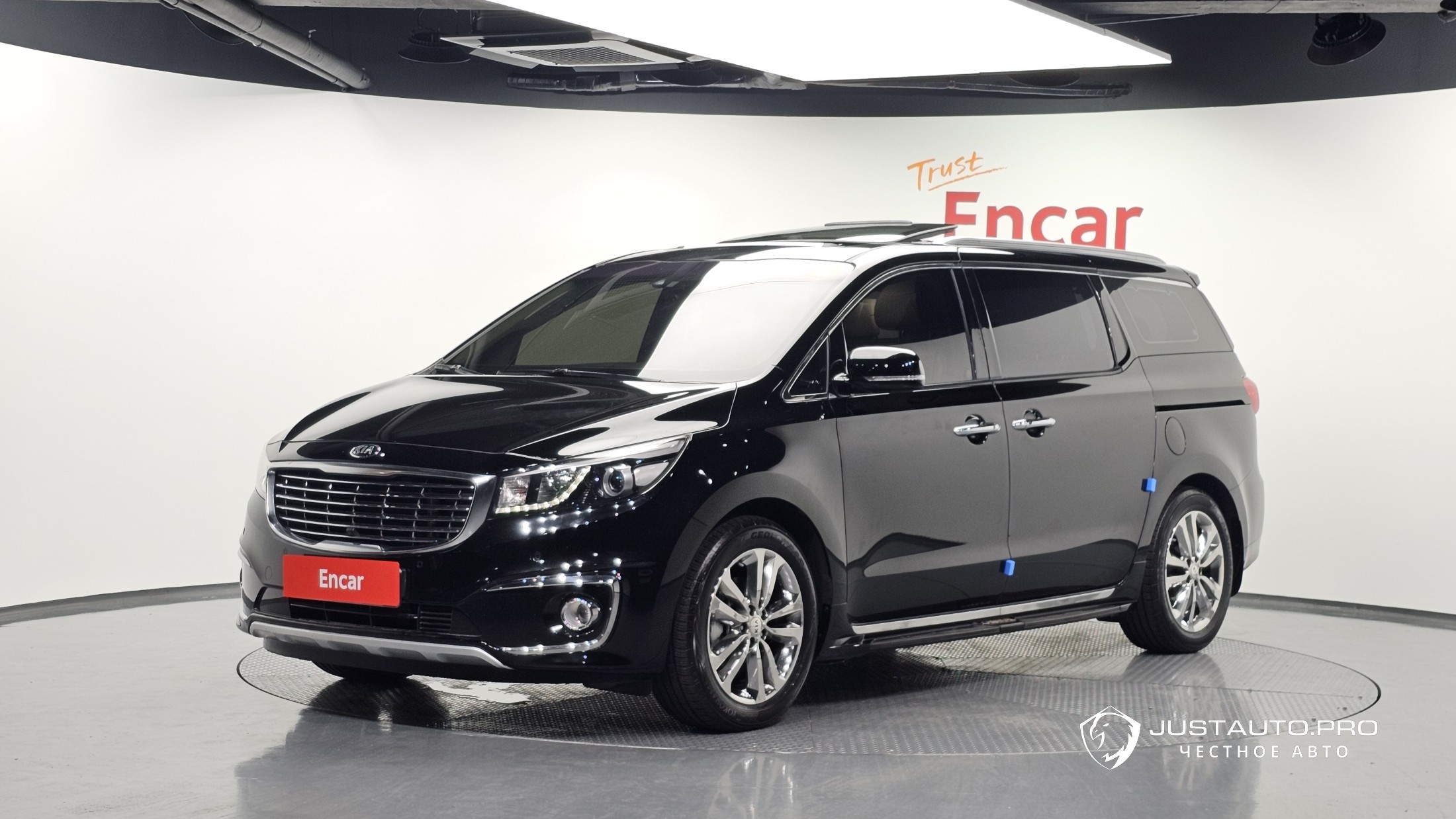 Автомобиль Kia Canival