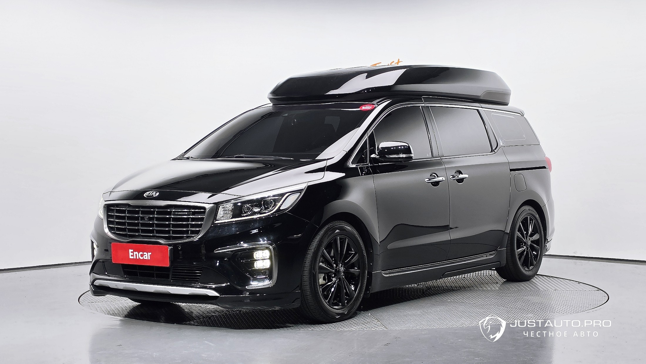 Автомобиль Kia Canival