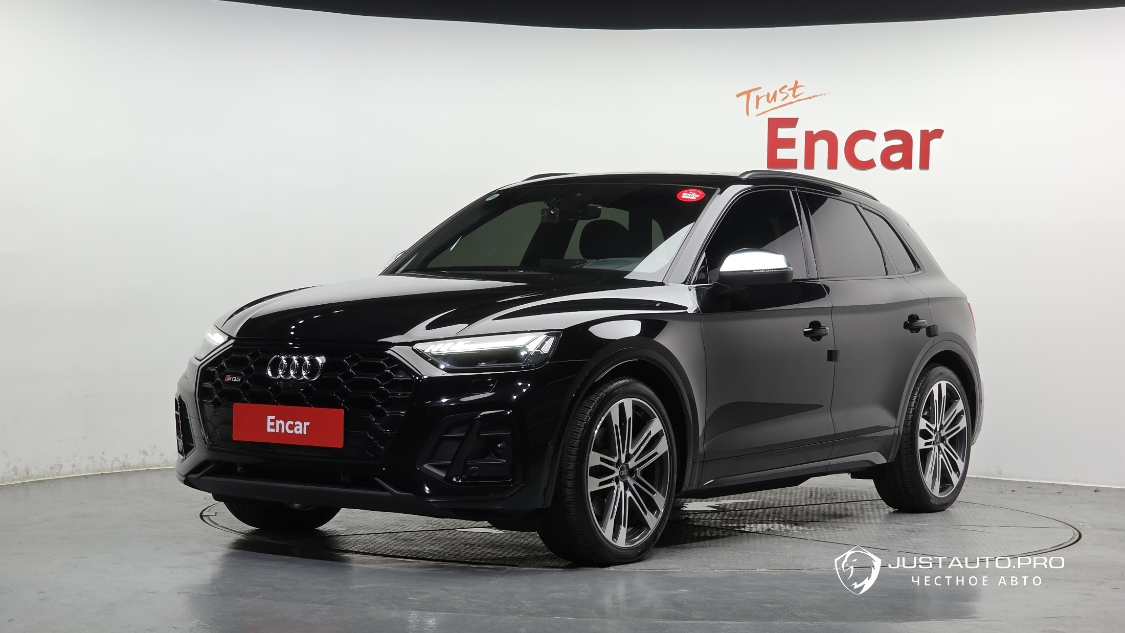 Автомобиль Audi SQ5