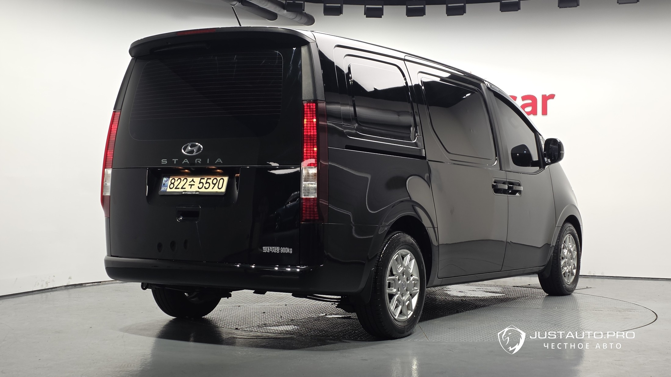 Автомобиль Hyundai Staria