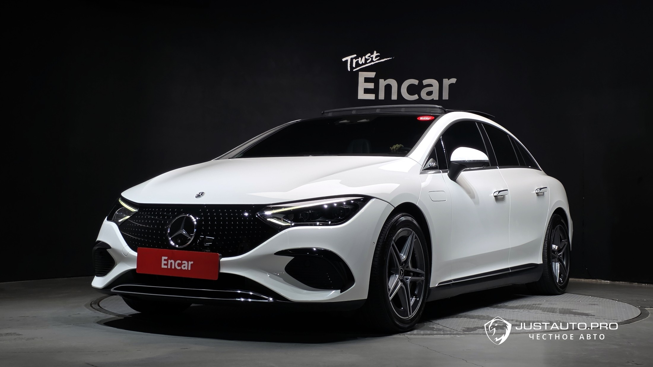 Автомобиль Mercedes-Benz EQE