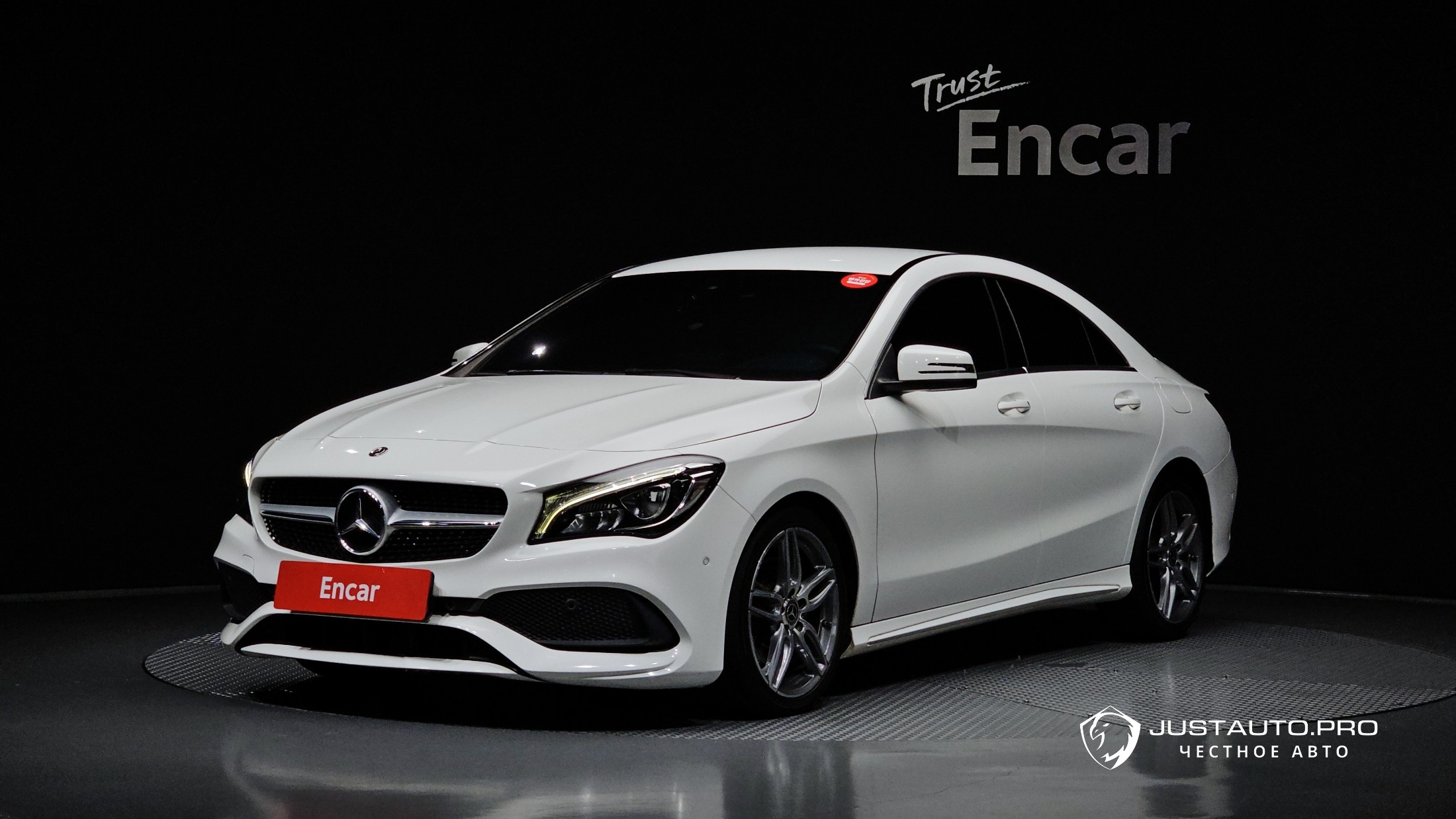 Автомобиль Mercedes-Benz CLA-Class