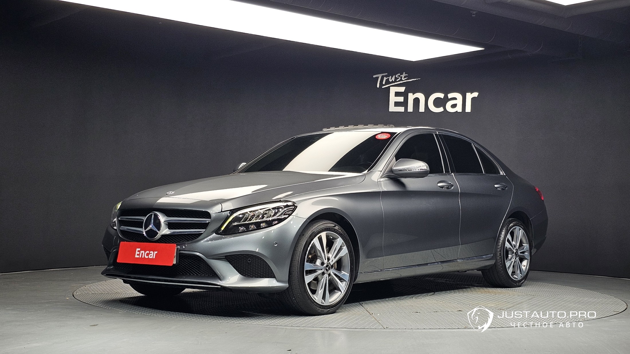 Автомобиль Mercedes-Benz C-Class