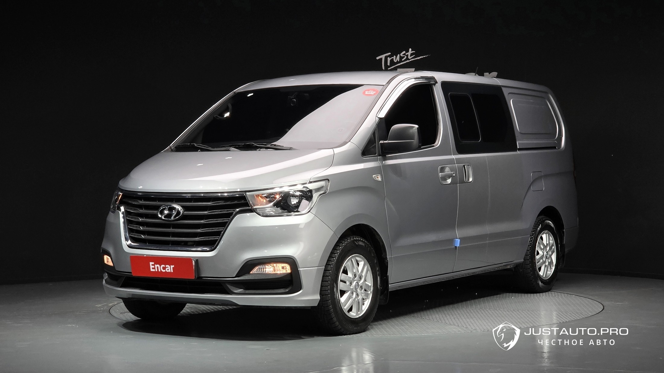Автомобиль Hyundai Starex