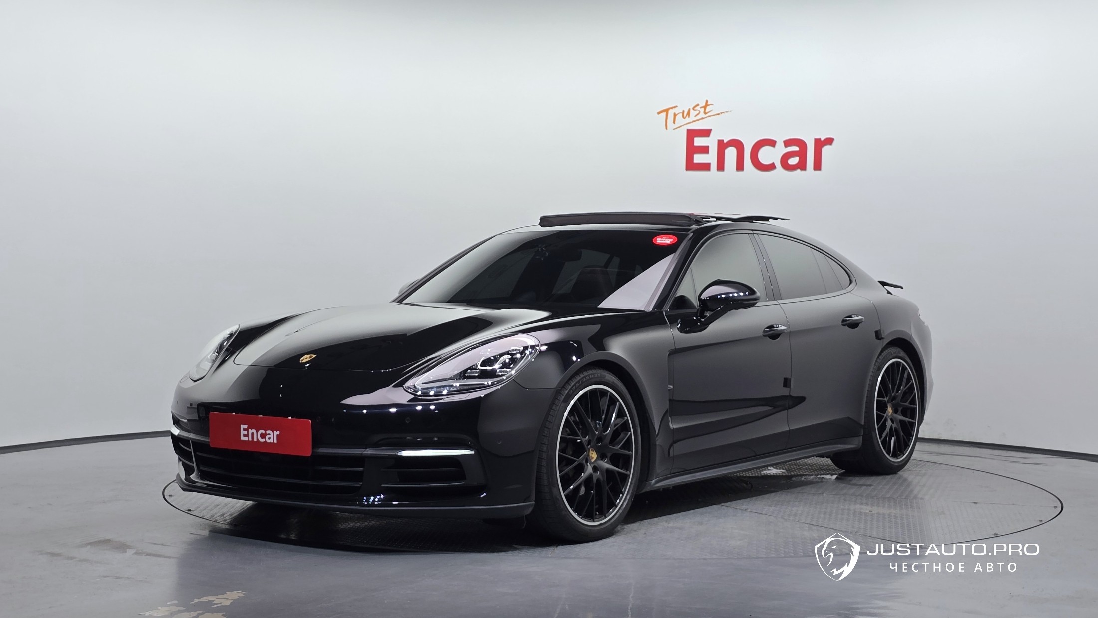 Автомобиль Porsche Panamera