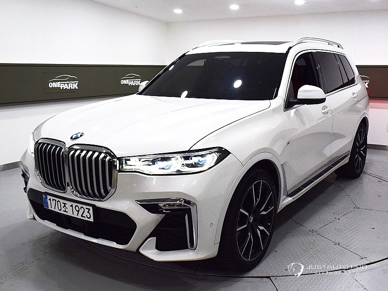 Автомобиль BMW X7