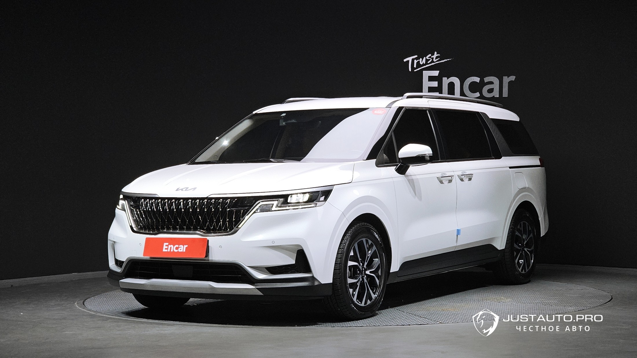 Автомобиль Kia Canival