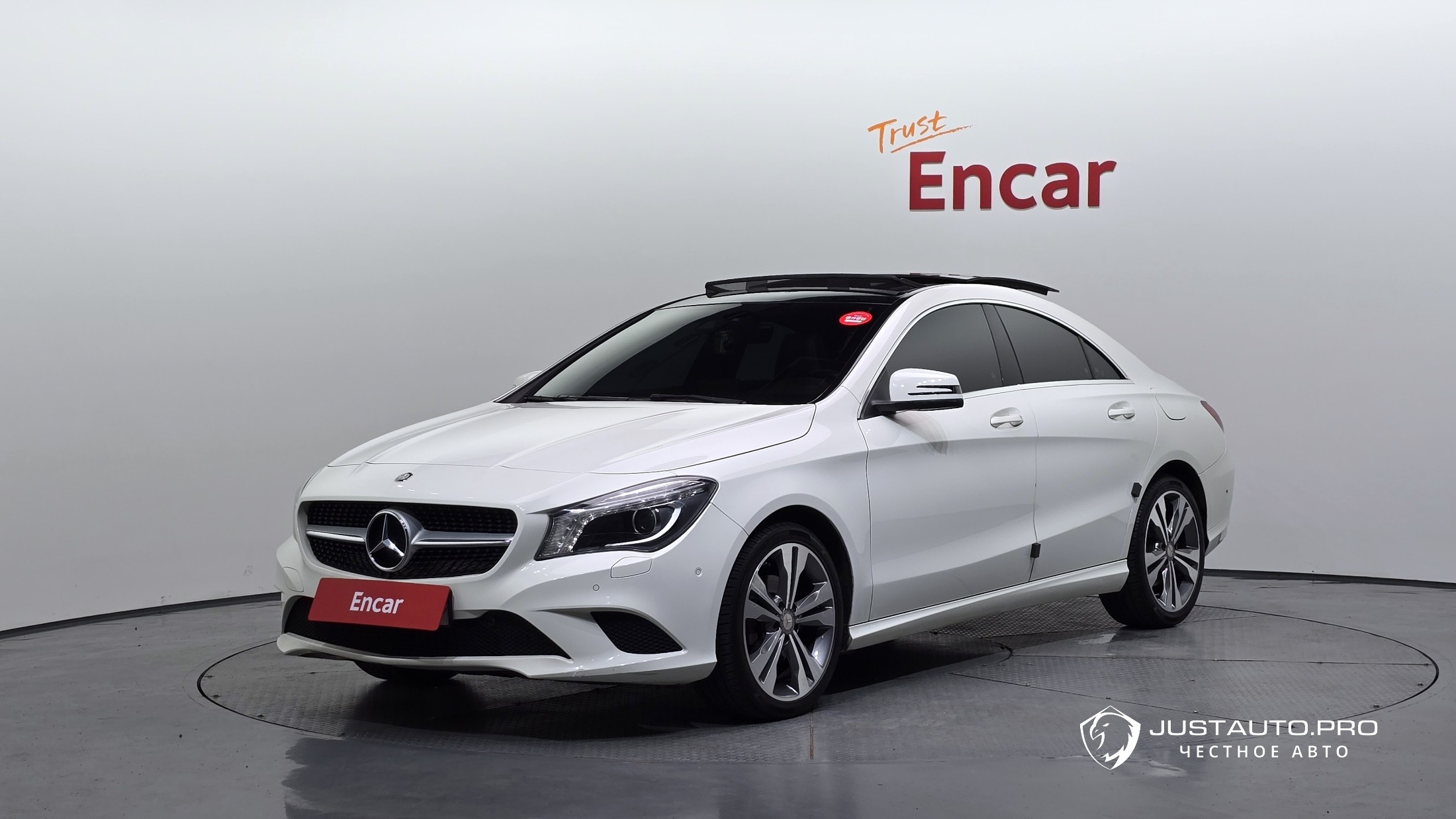 Автомобиль Mercedes-Benz CLA-Class
