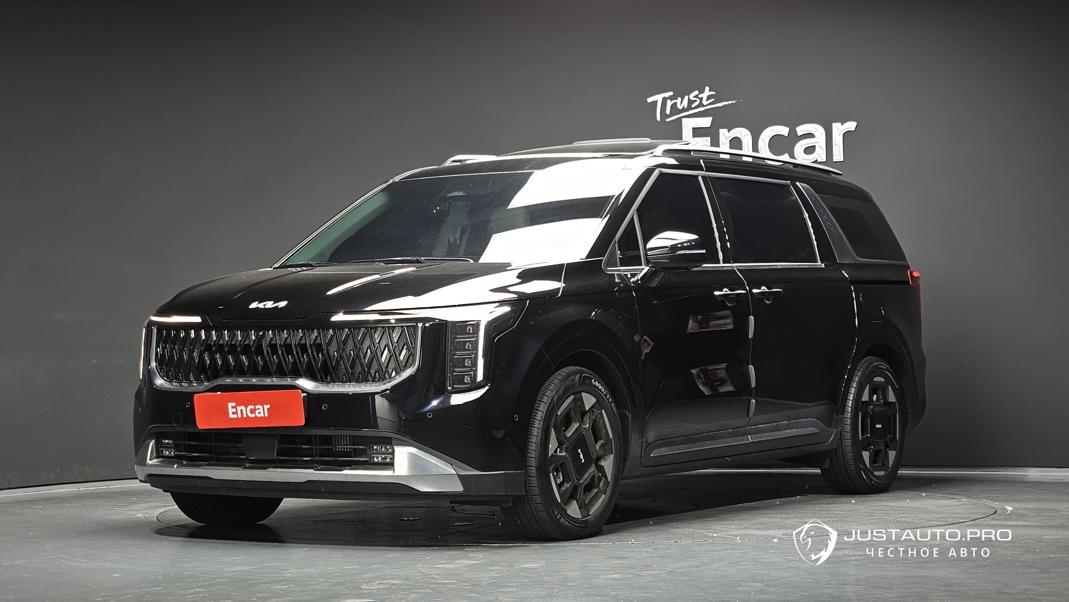Автомобиль Kia Canival