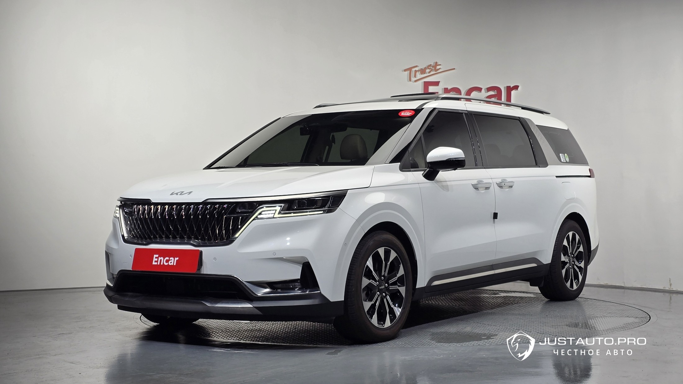 Автомобиль Kia Canival