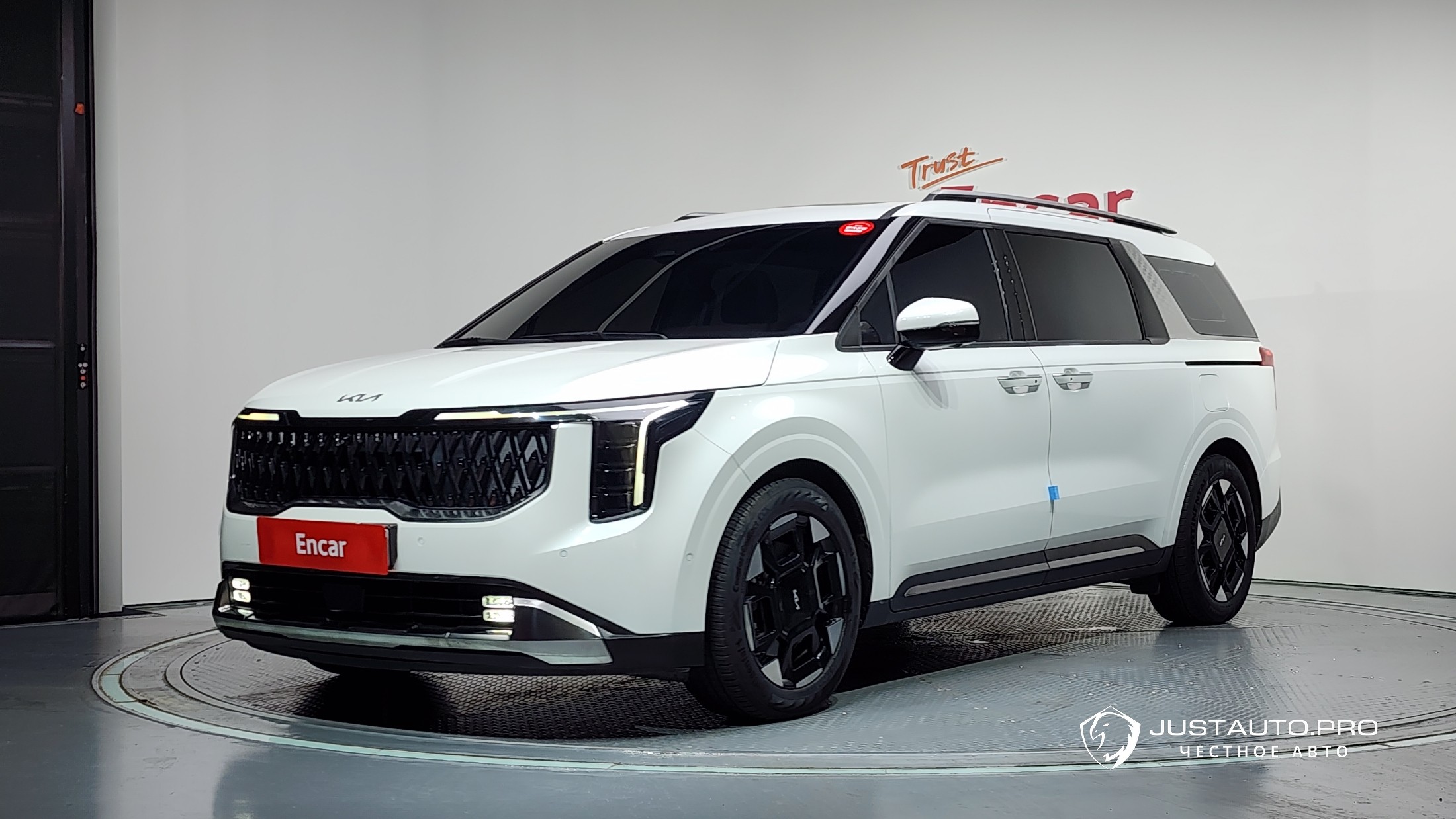Автомобиль Kia Canival