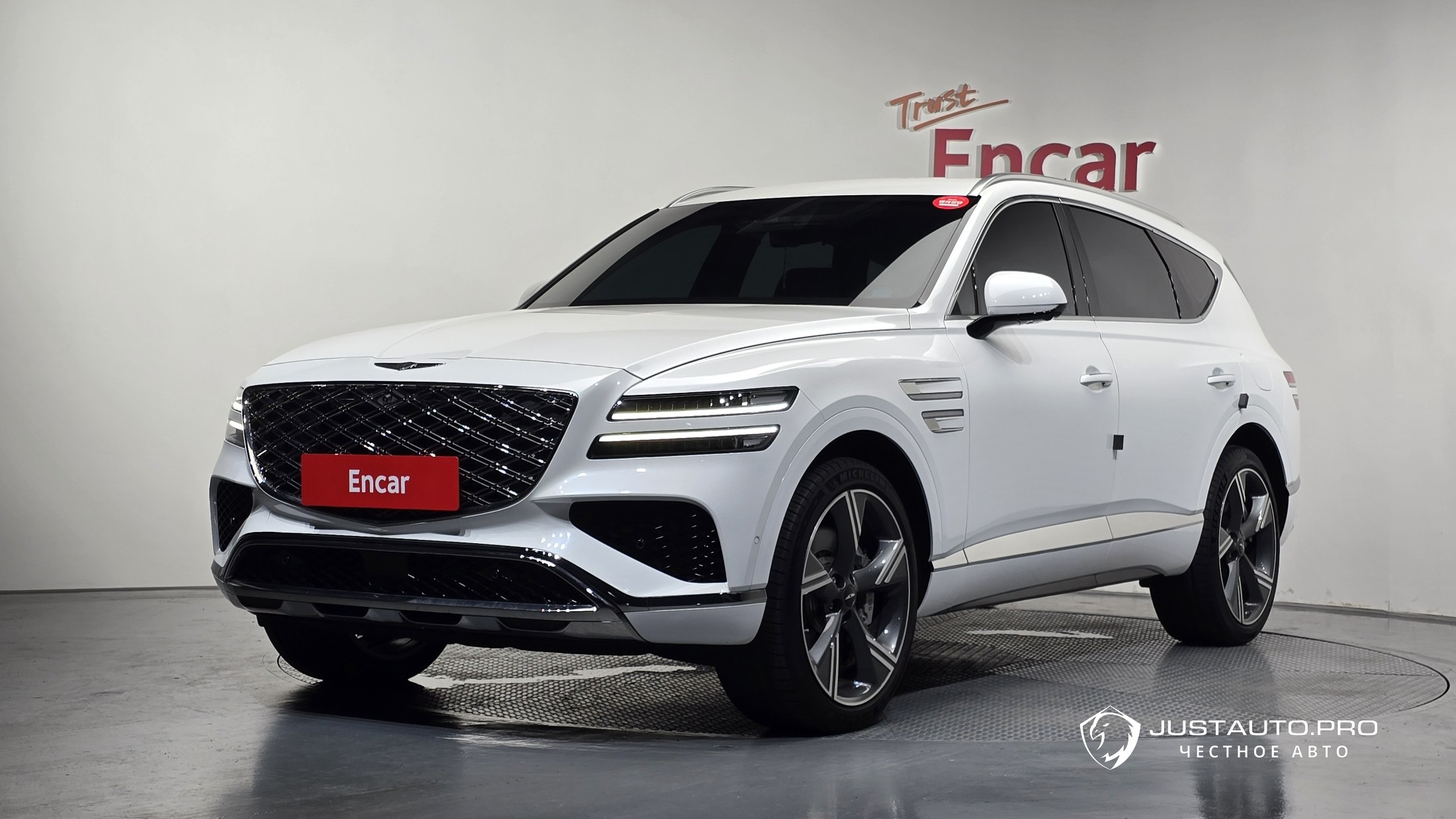 Автомобиль Genesis GV80
