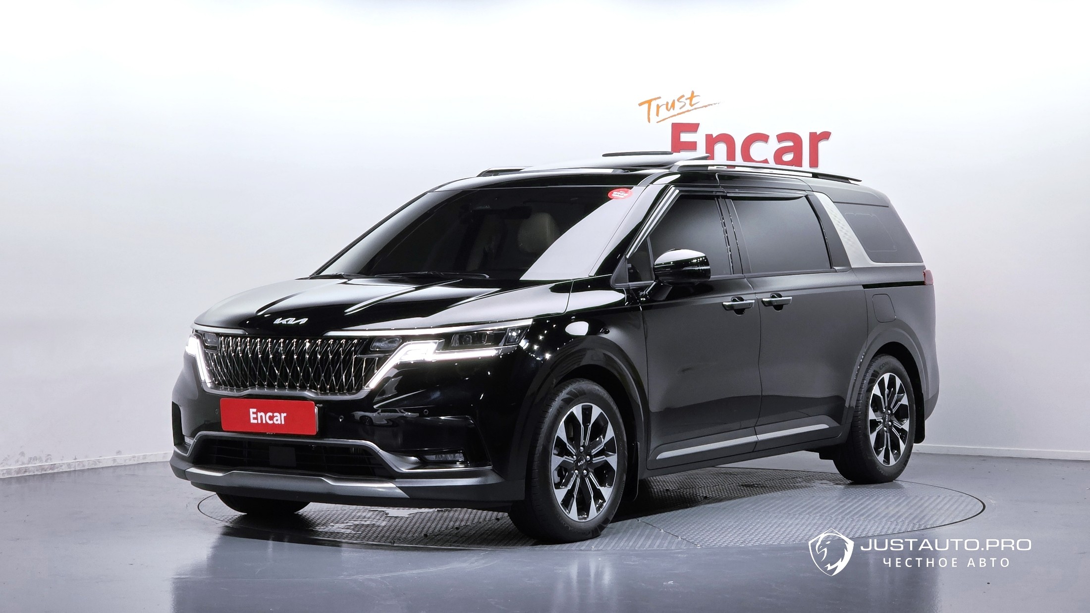Автомобиль Kia Canival