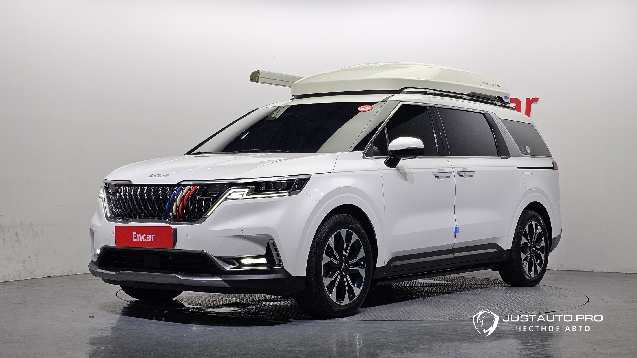 Автомобиль Kia Canival