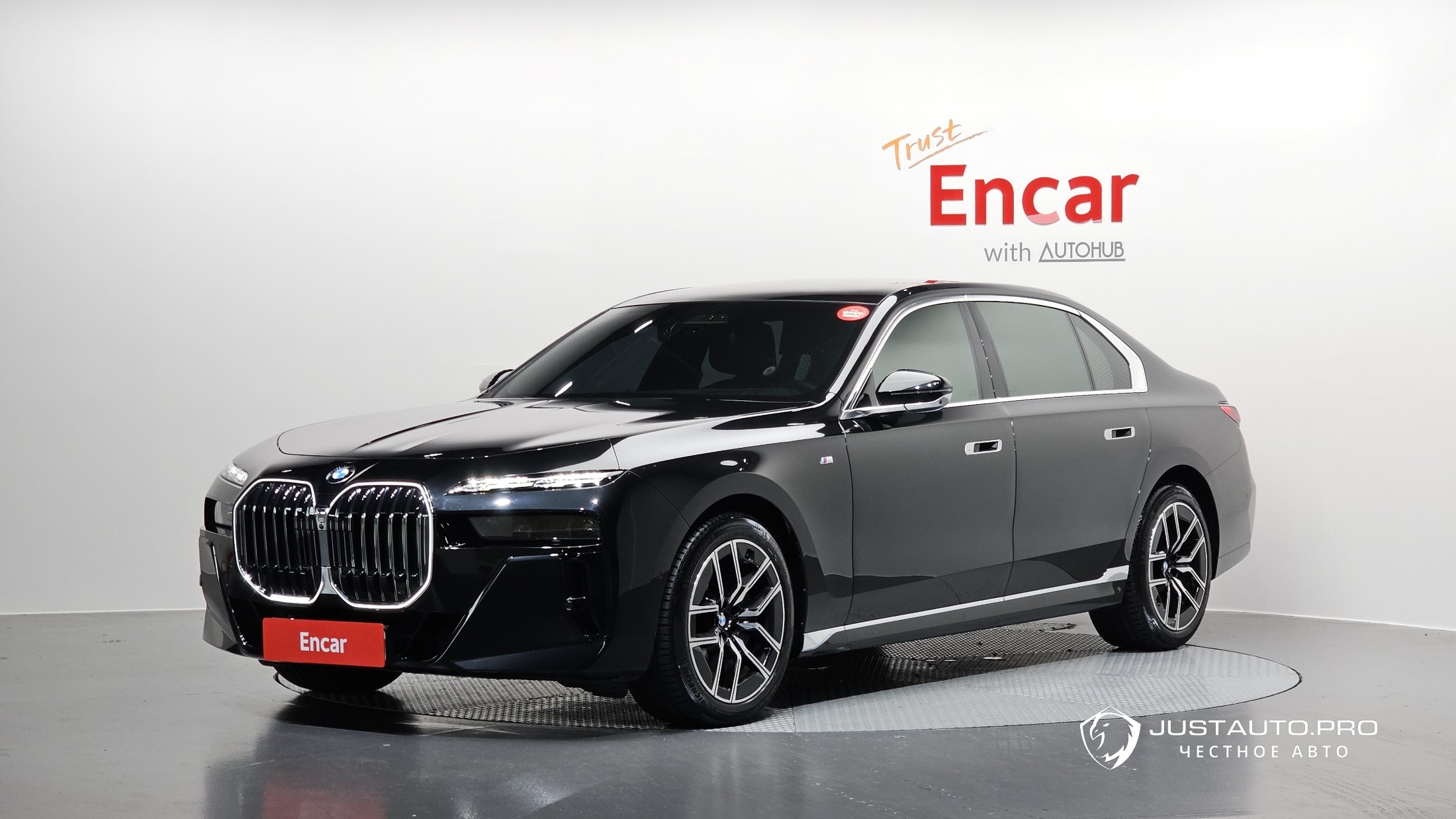 Автомобиль BMW 7-Series