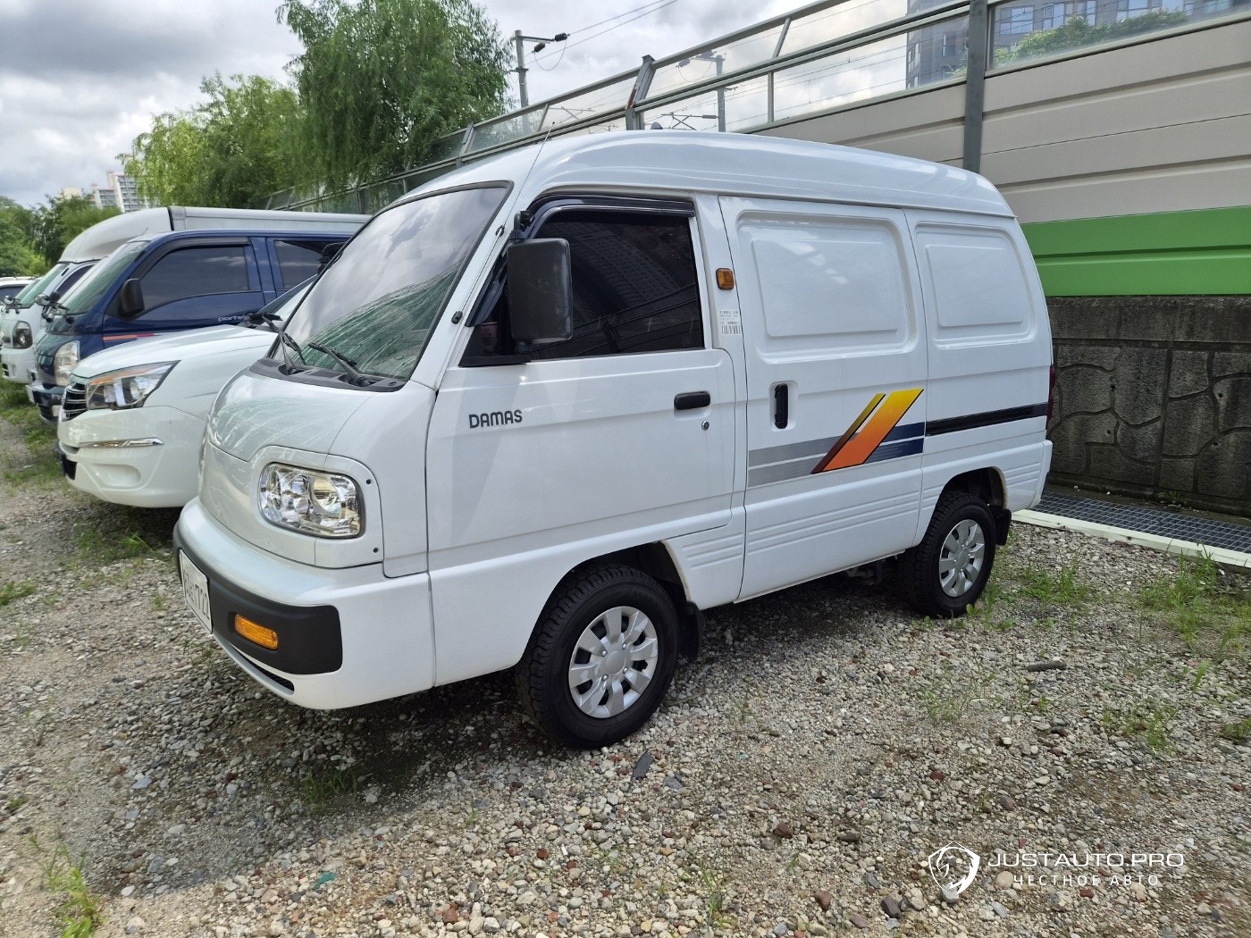 Автомобиль ChevroletGMDaewoo damas