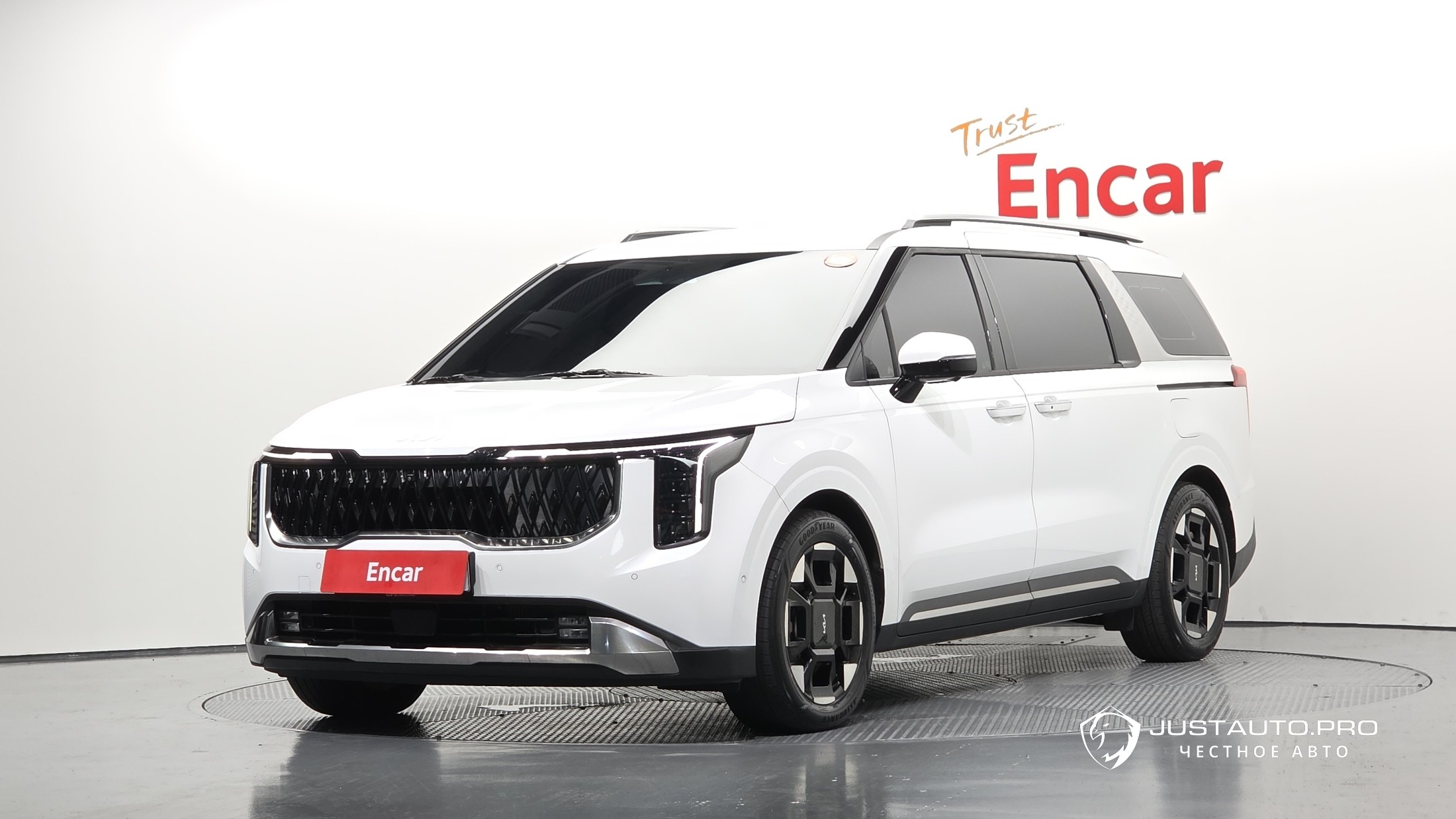 Автомобиль Kia Canival