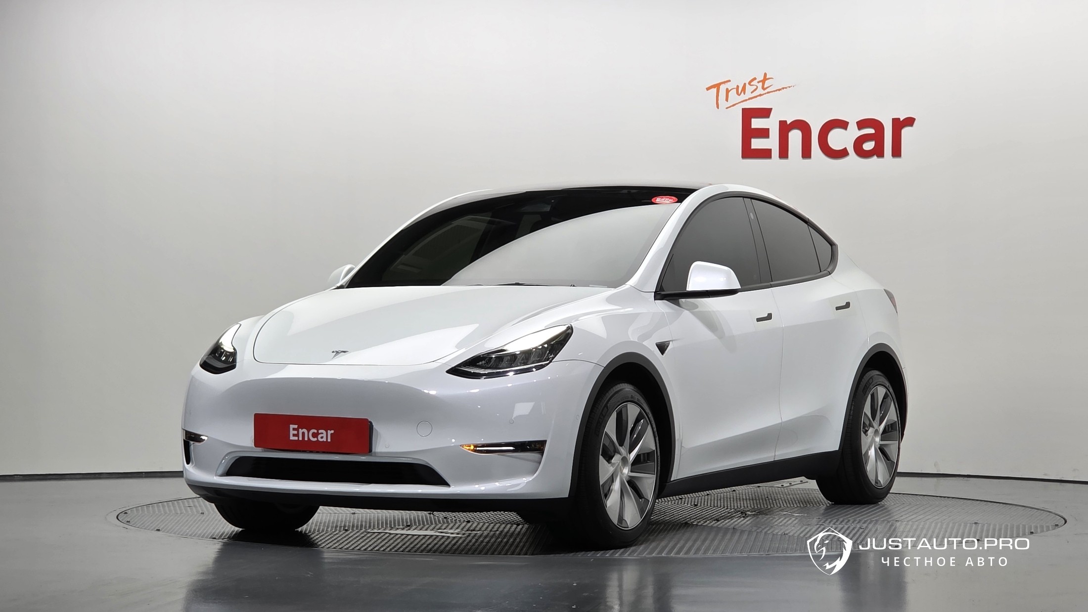 Автомобиль Tesla Model Y