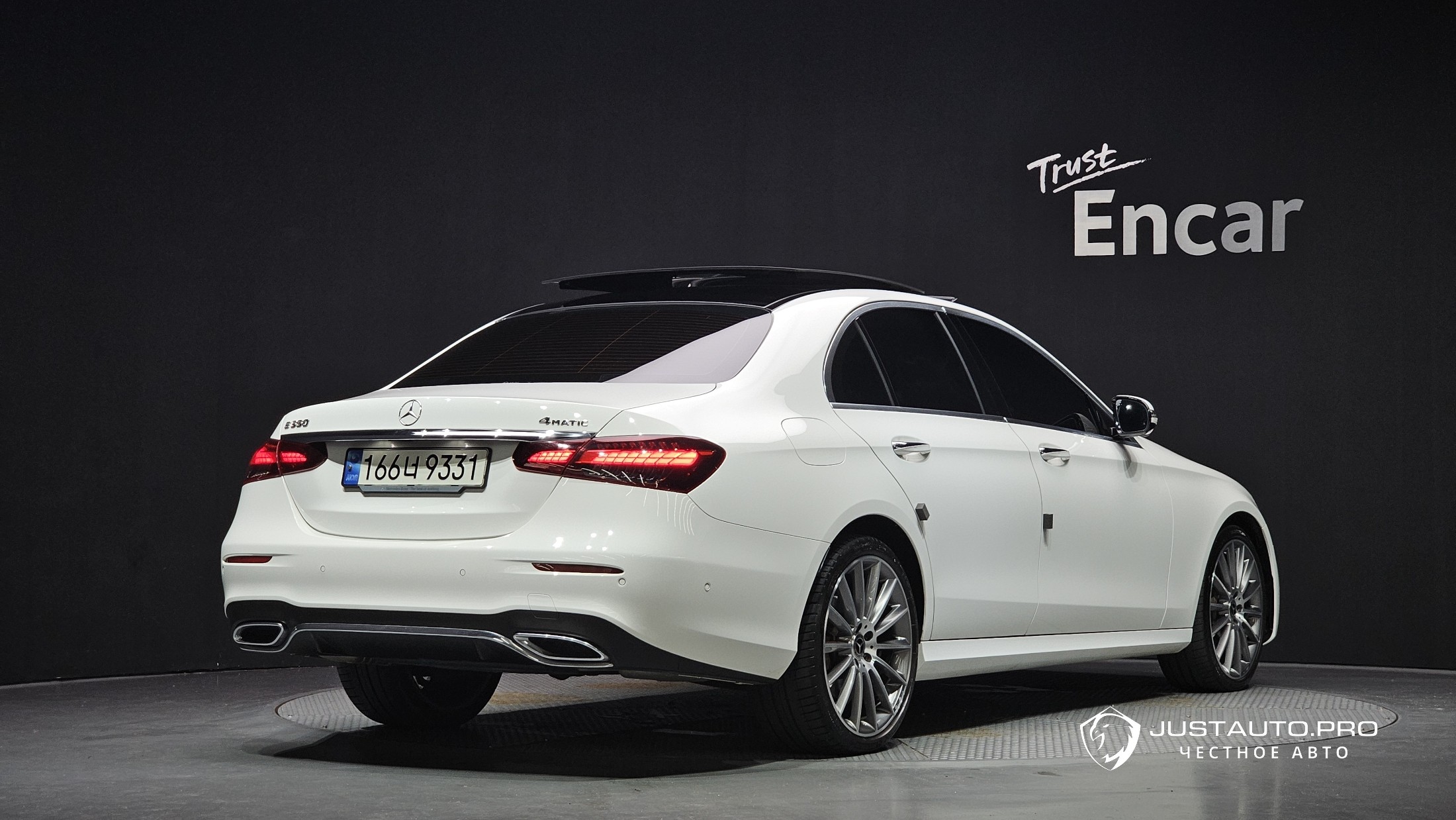 Автомобиль Mercedes-Benz E-Class