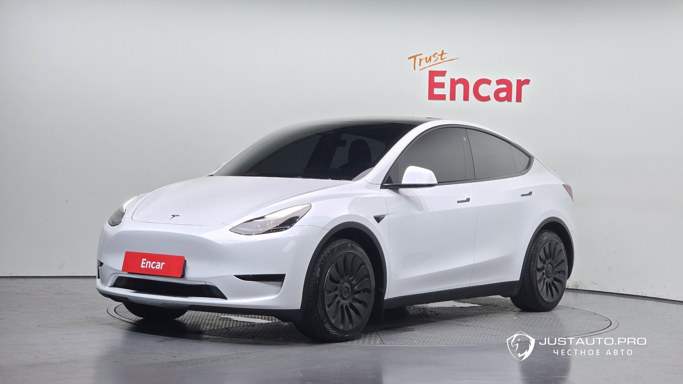 Автомобиль Tesla Model Y