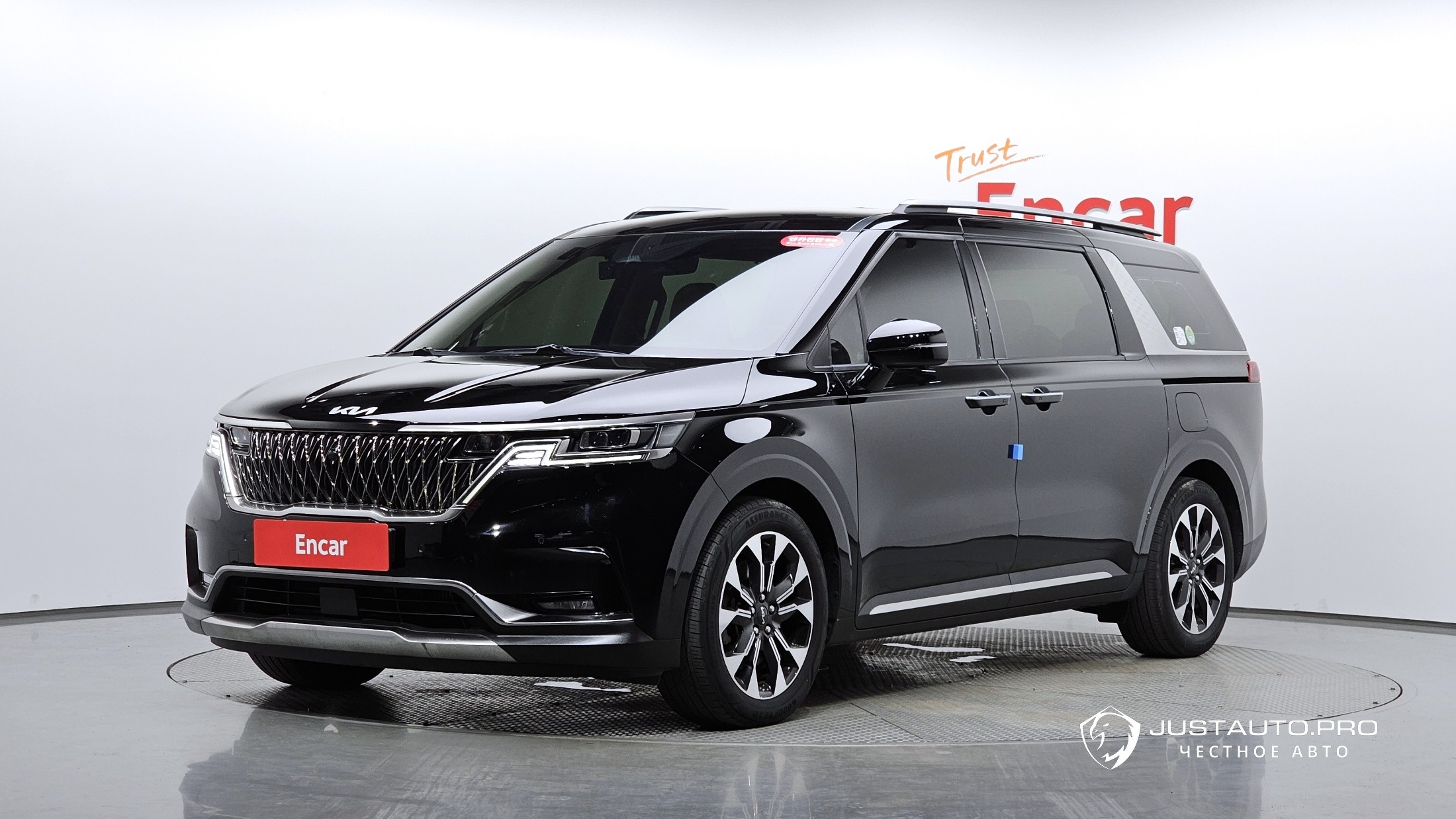Автомобиль Kia Canival