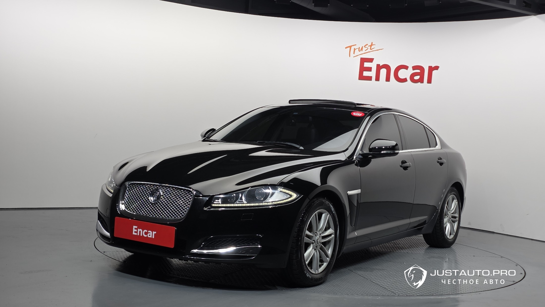 Автомобиль Jaguar XF