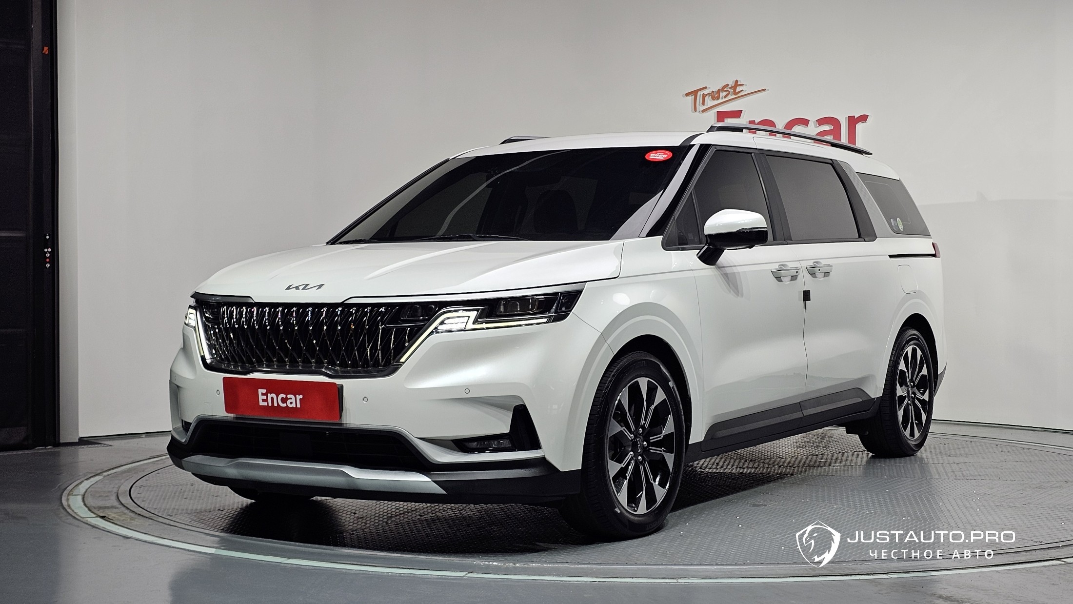 Автомобиль Kia Canival