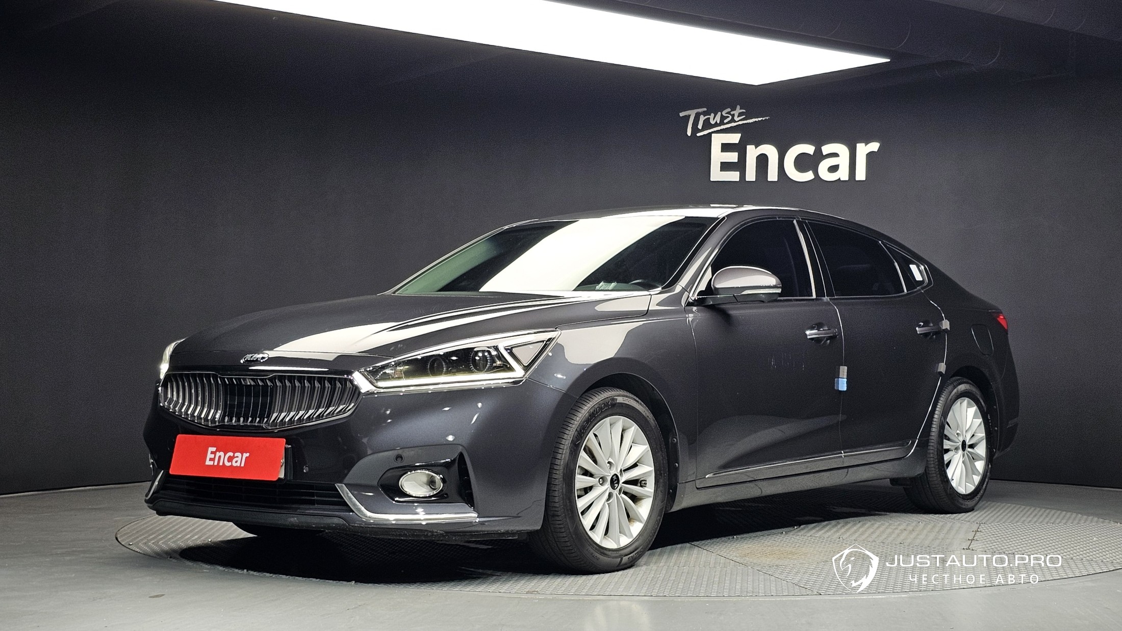 Автомобиль Kia K7