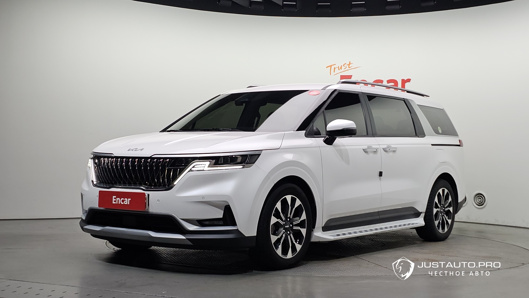 Автомобиль Kia Canival