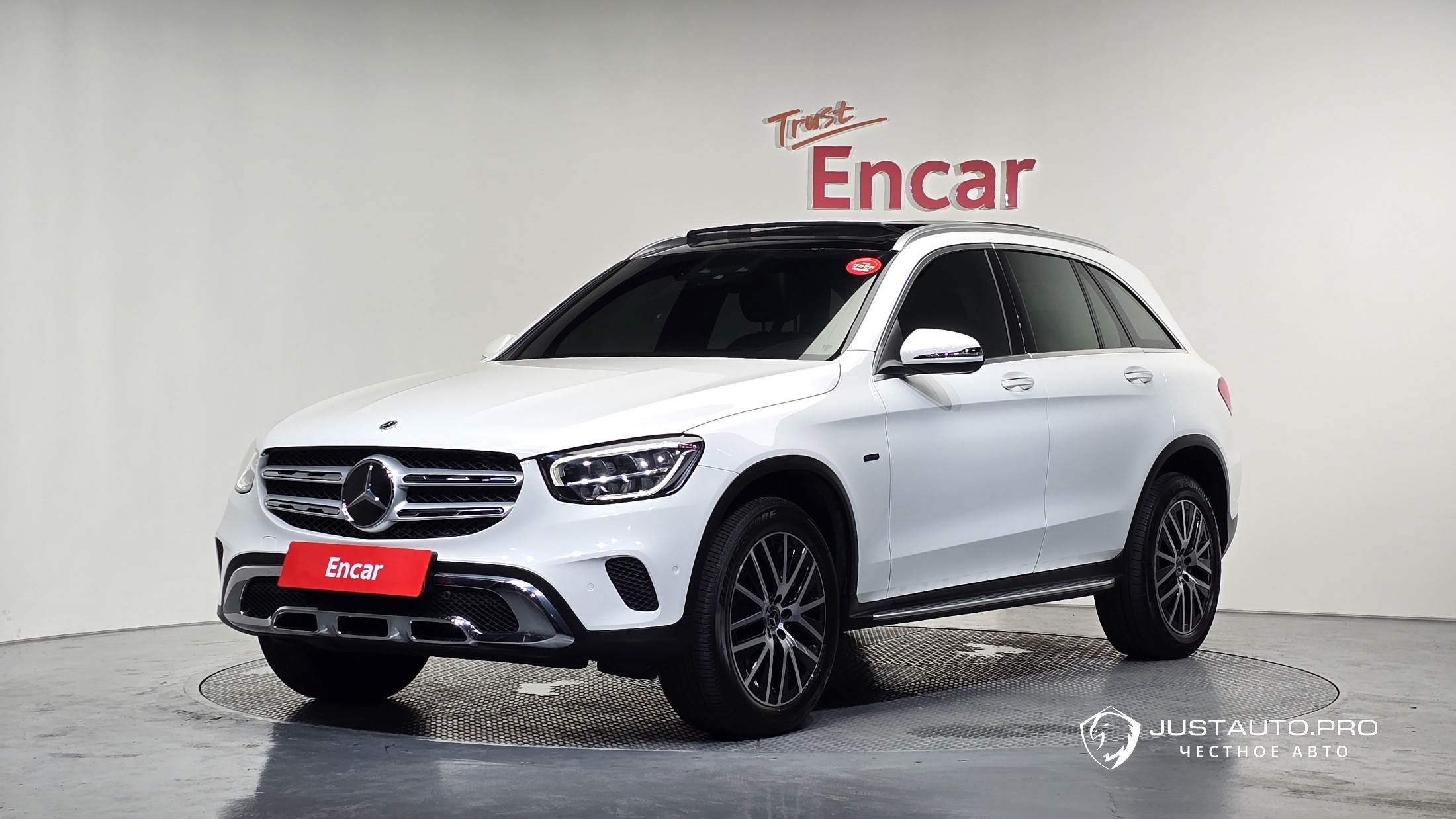 Автомобиль Mercedes-Benz GLC-Class