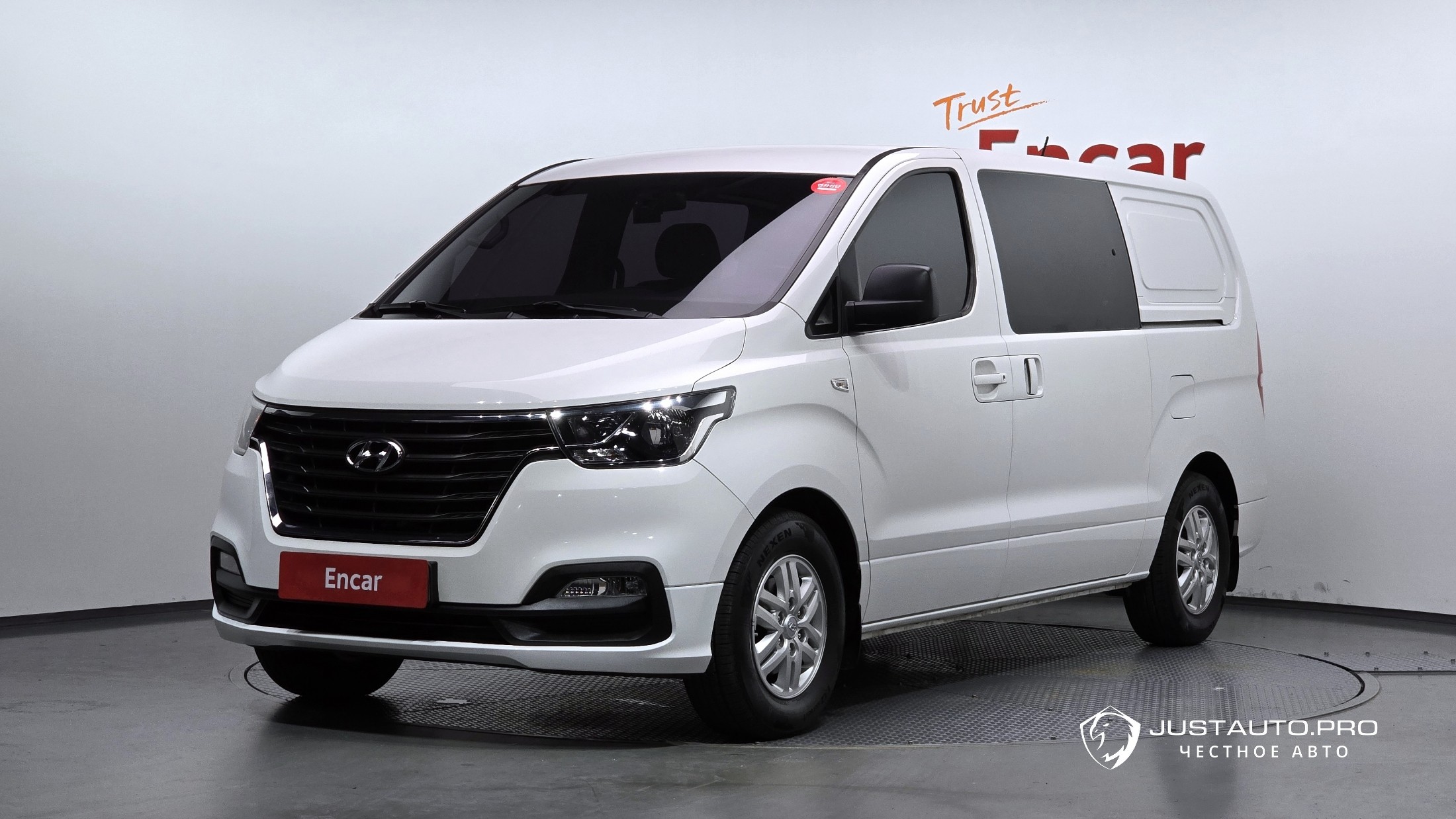 Автомобиль Hyundai Starex