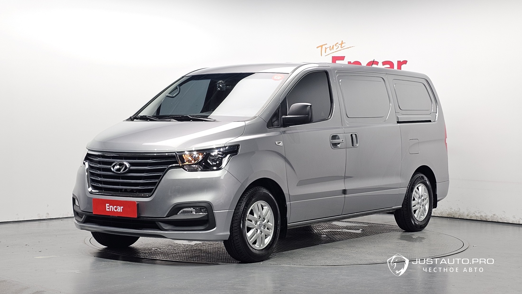 Автомобиль Hyundai Starex