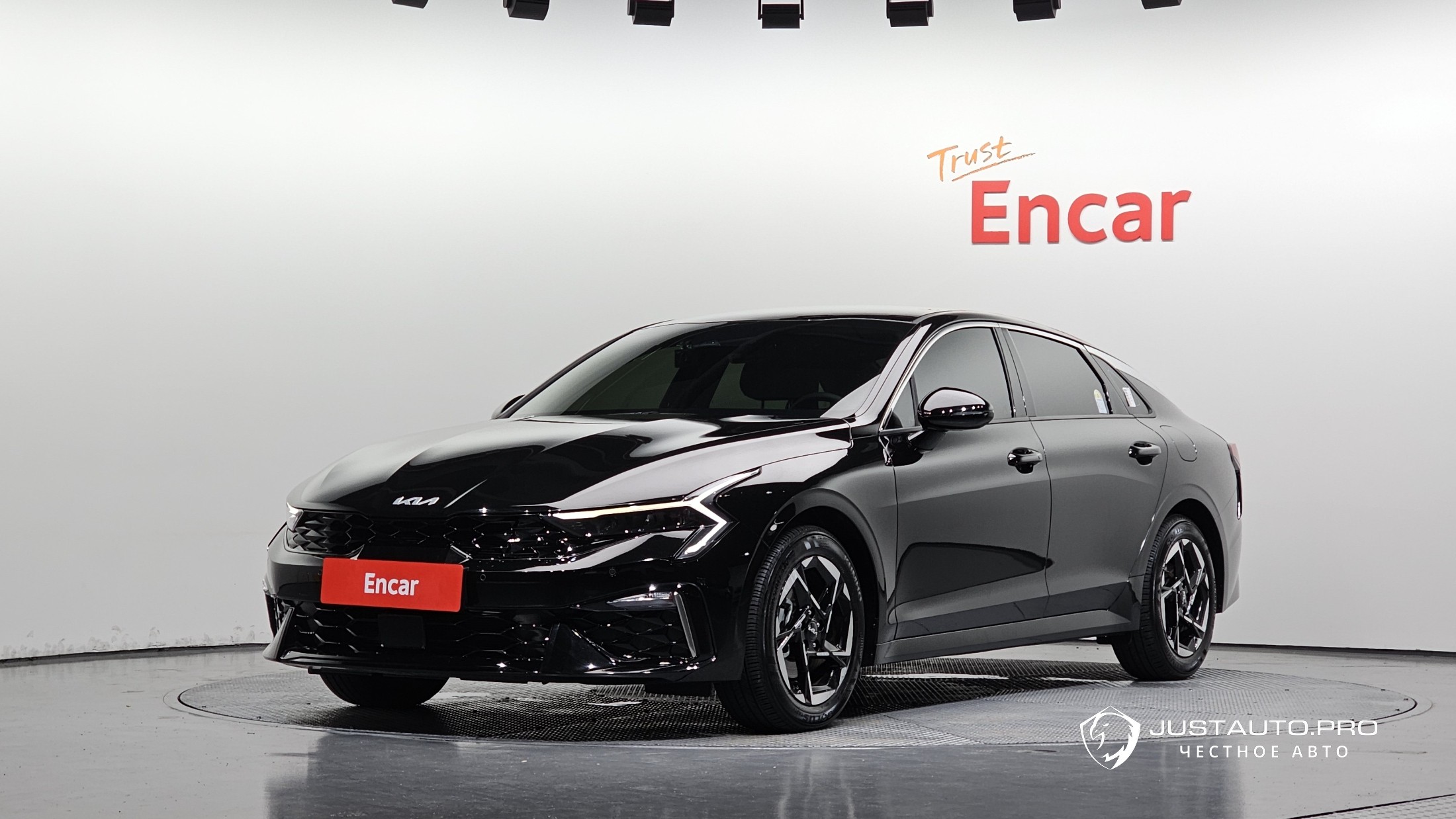Автомобиль Kia K5