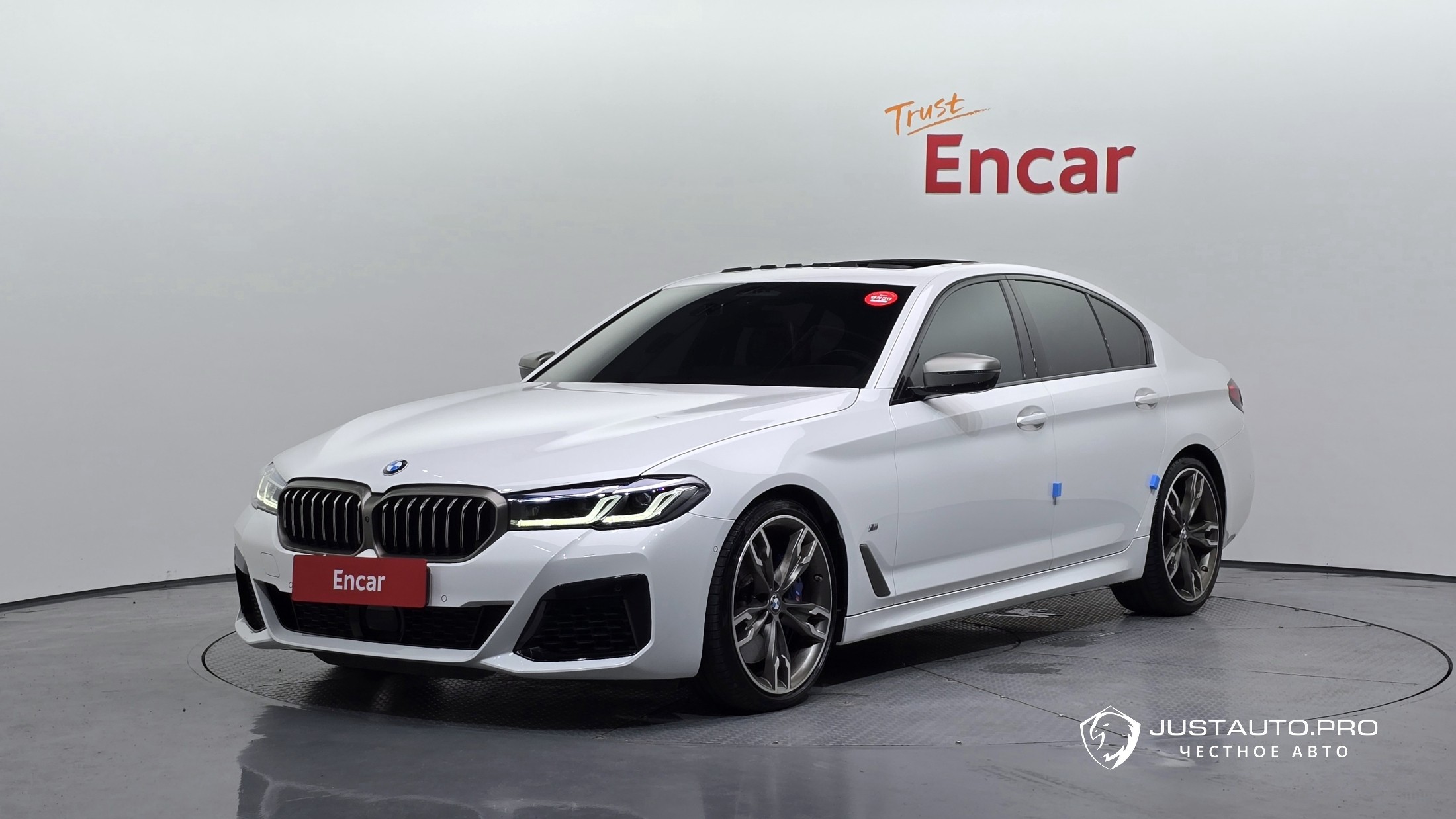 Автомобиль BMW 5-Series