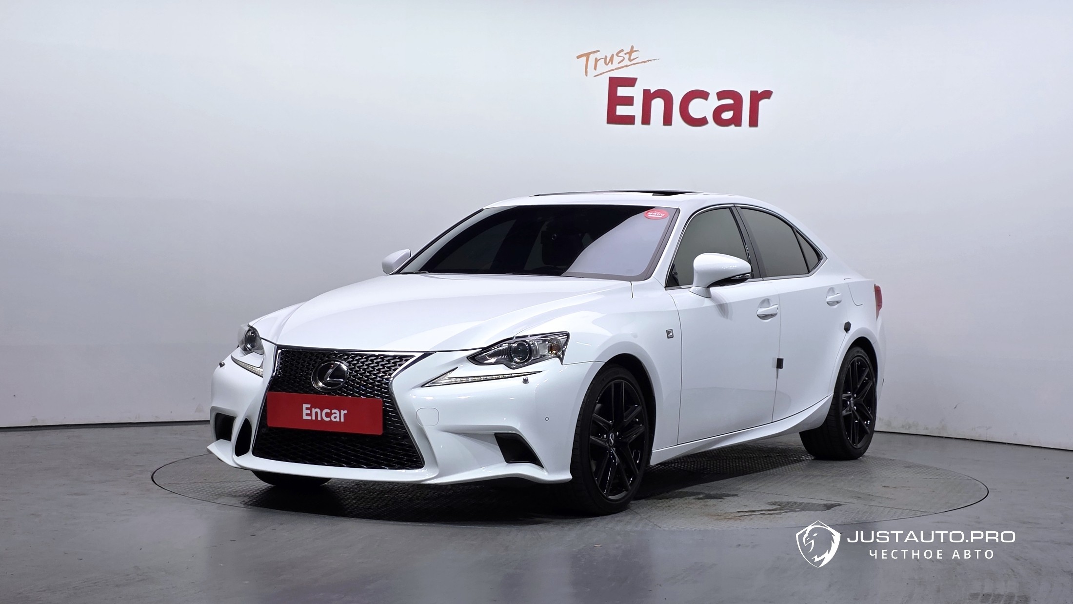 Автомобиль Lexus IS