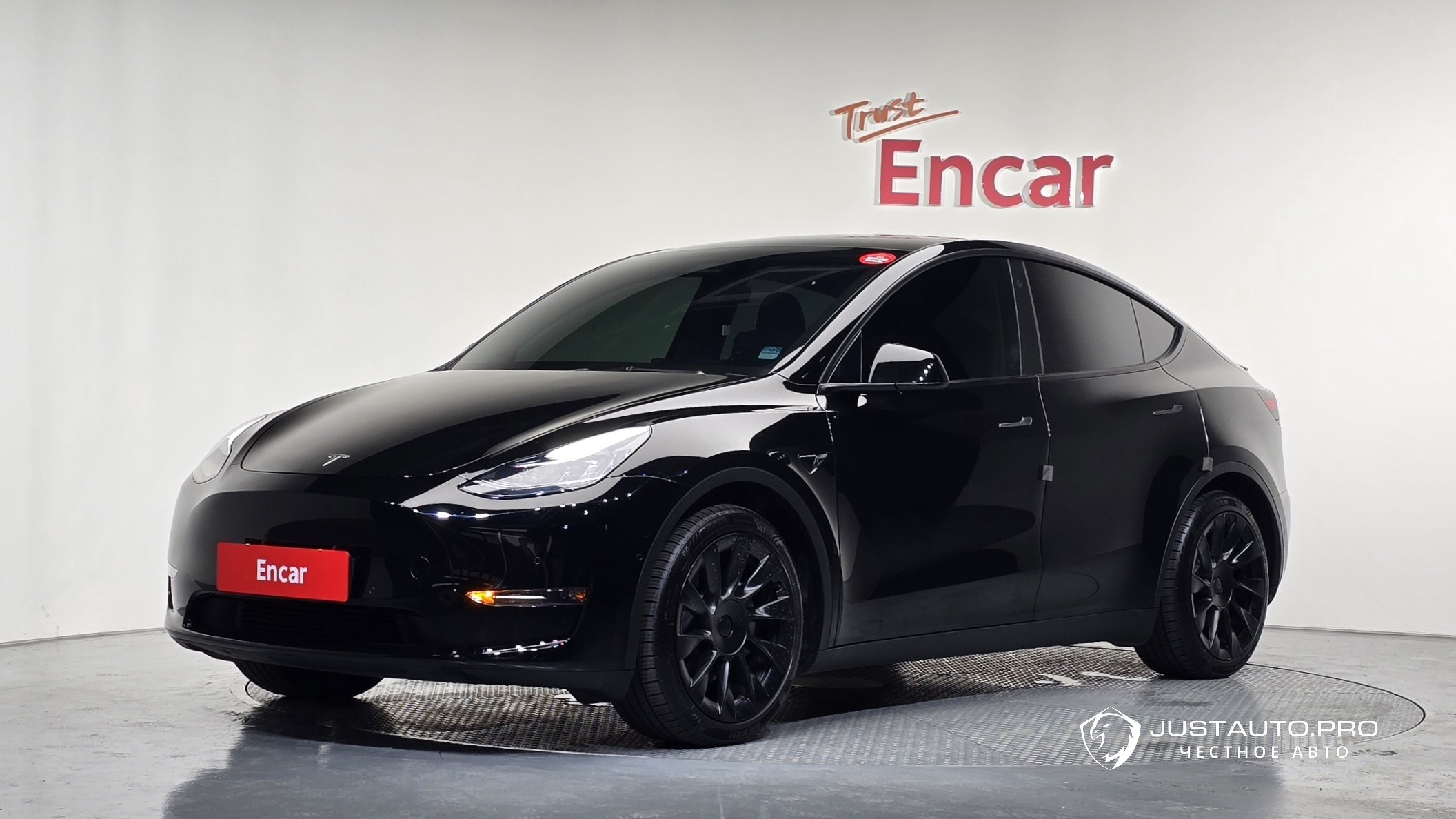 Автомобиль Tesla Model Y