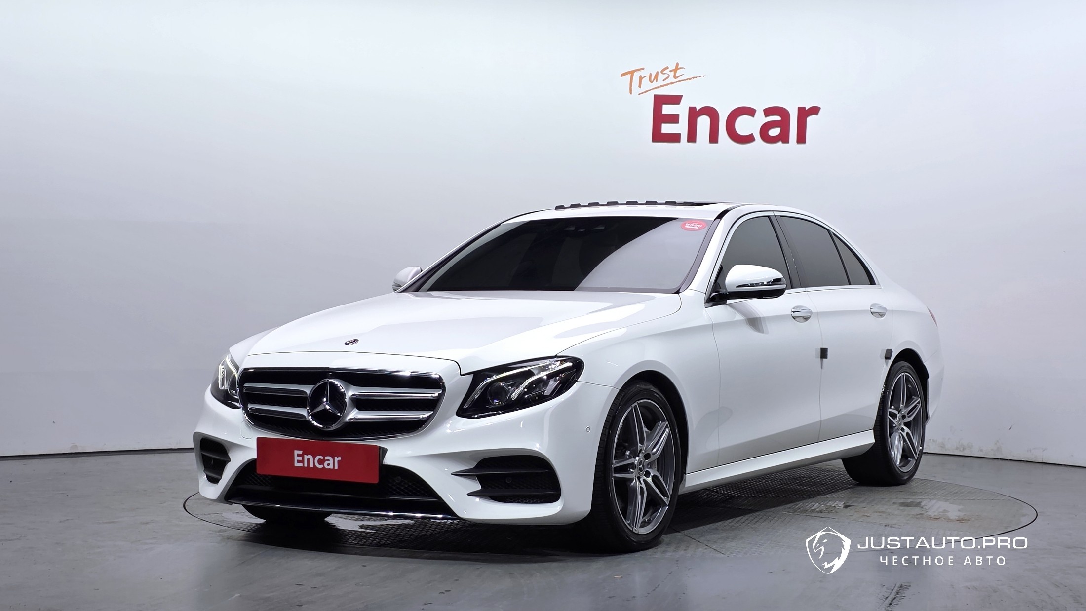 Автомобиль Mercedes-Benz E-Class