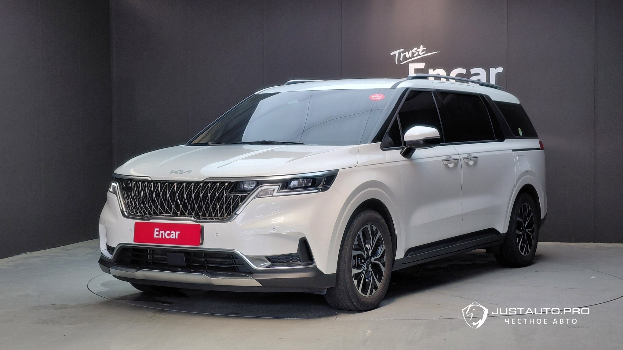 Автомобиль Kia Canival
