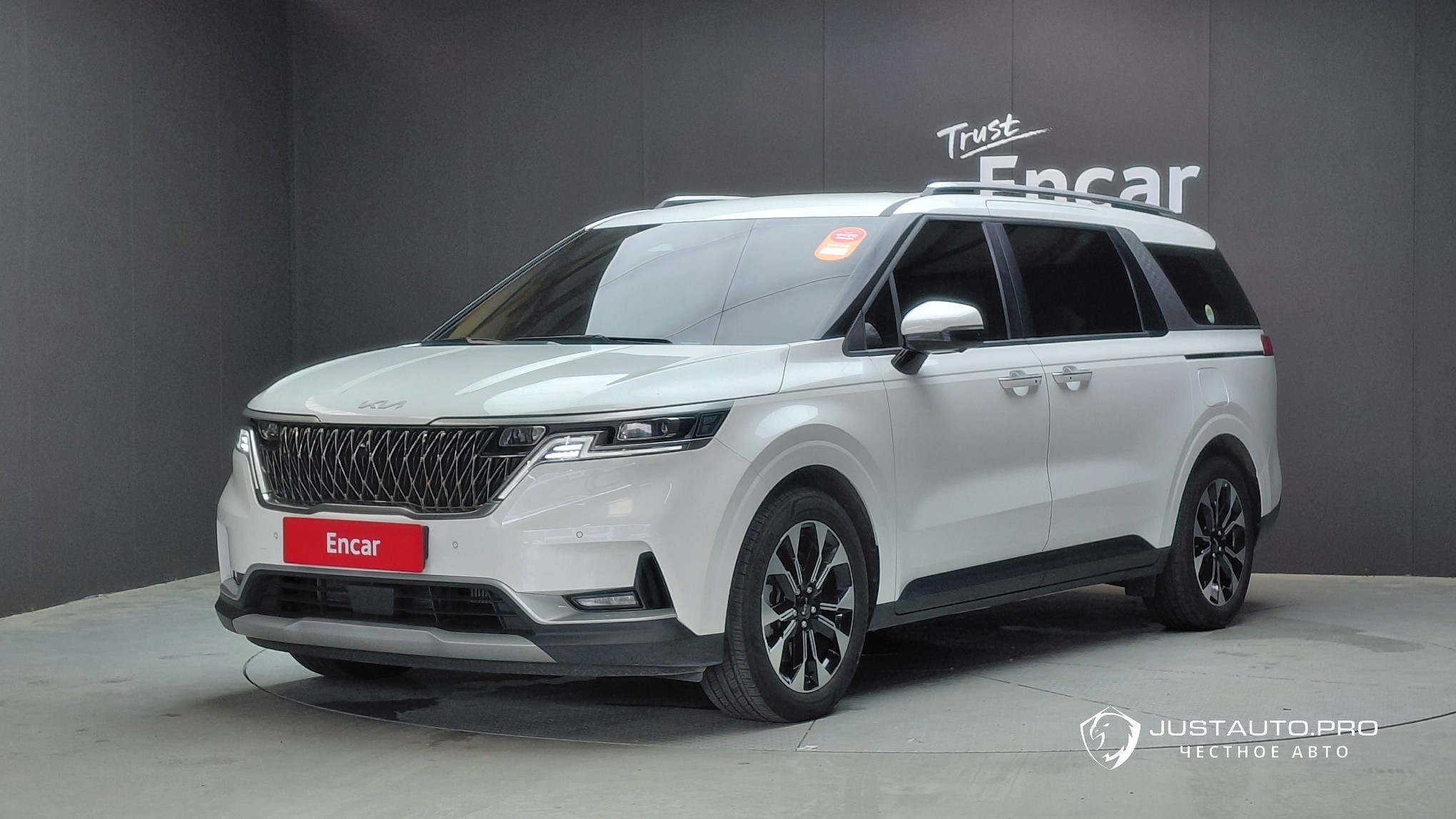 Автомобиль Kia Canival