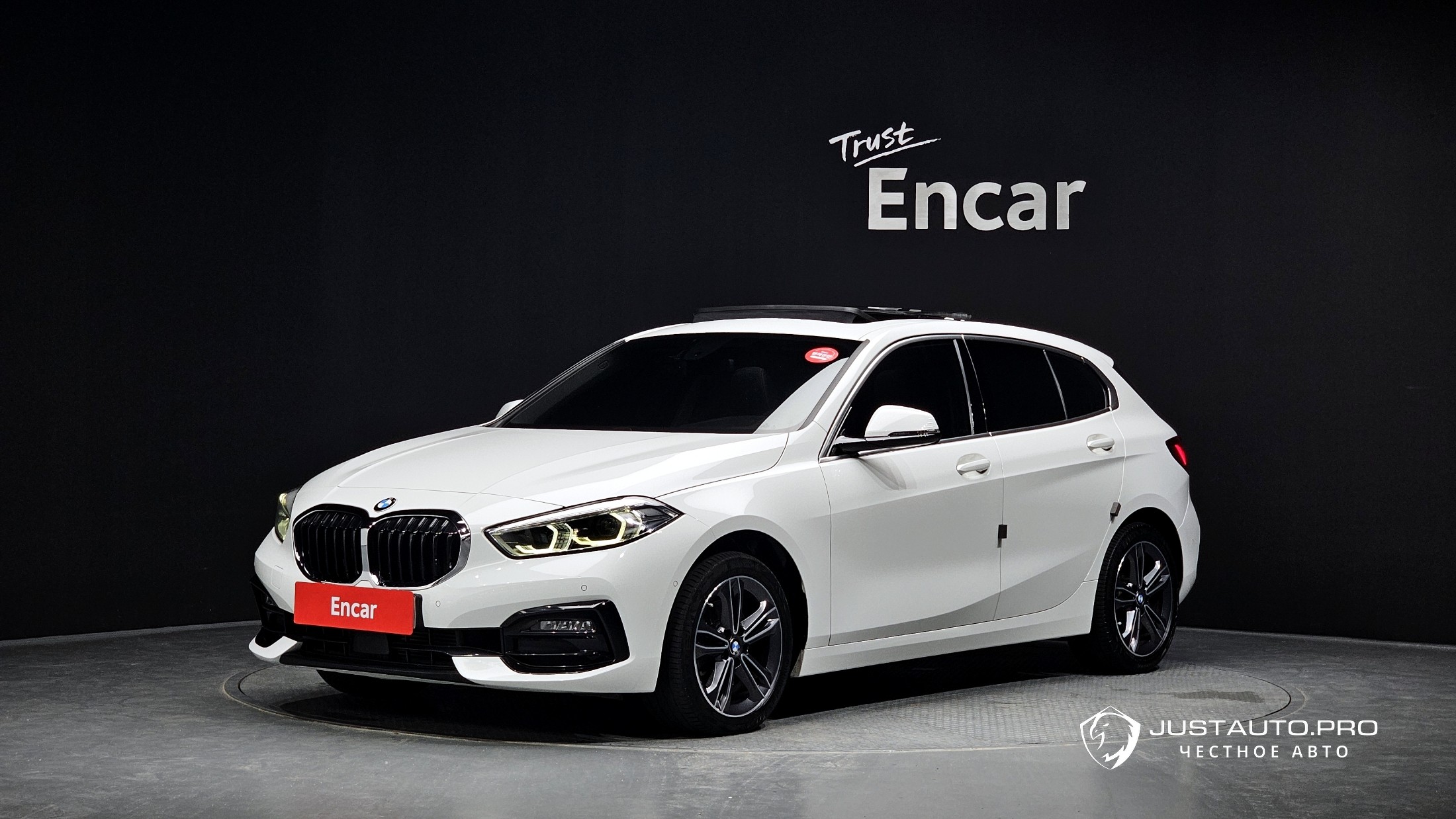 Автомобиль BMW 1-Series