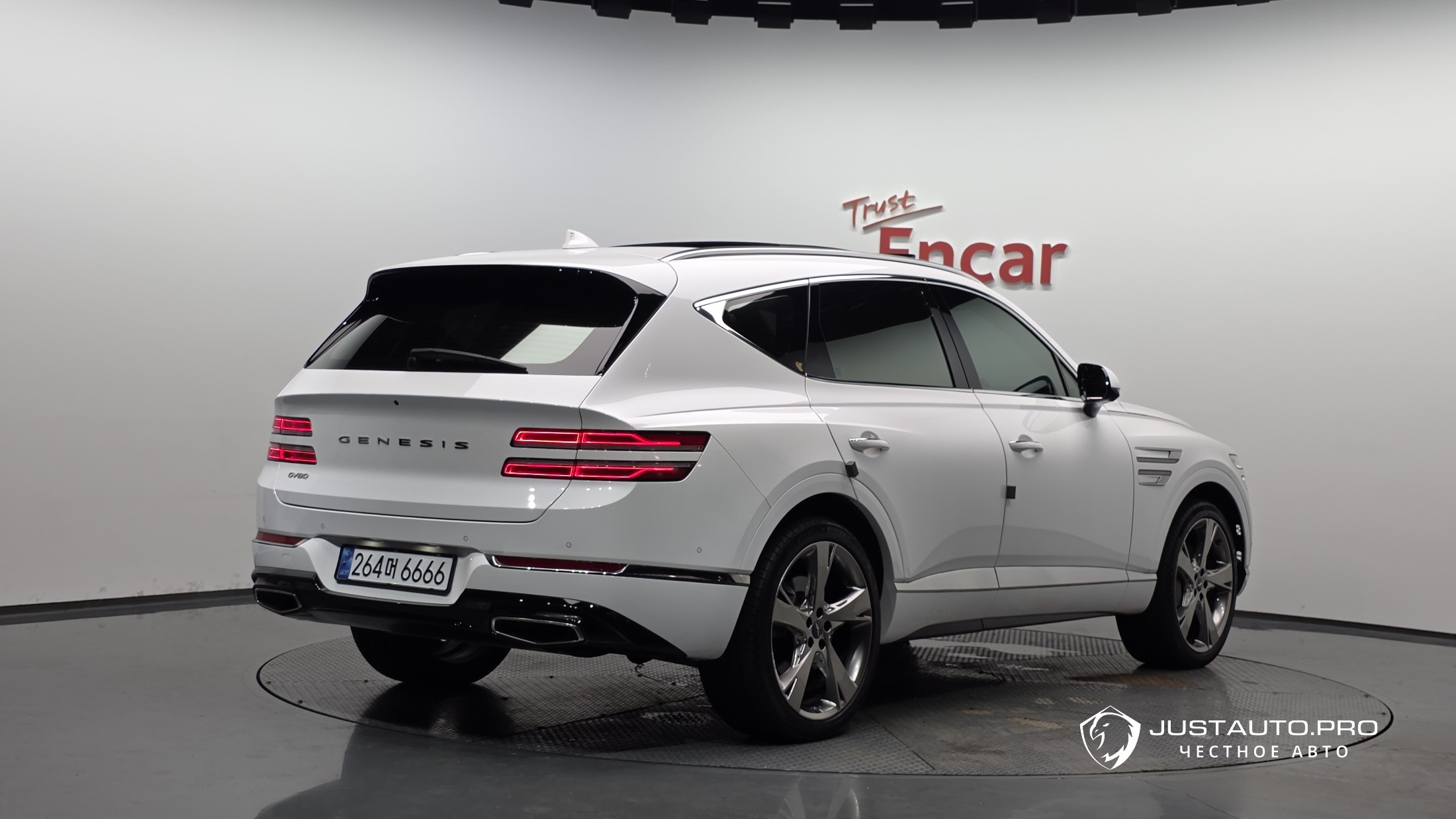 Автомобиль Genesis GV80