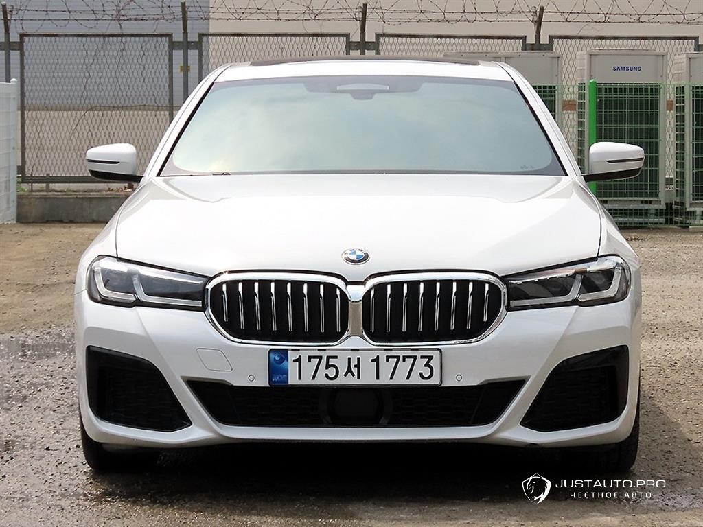 Автомобиль BMW 5-Series