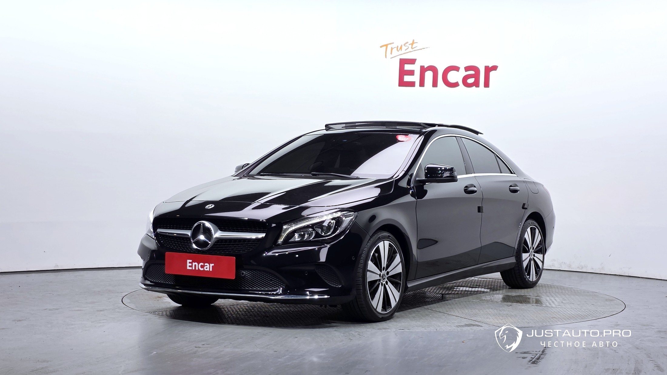 Автомобиль Mercedes-Benz CLA-Class