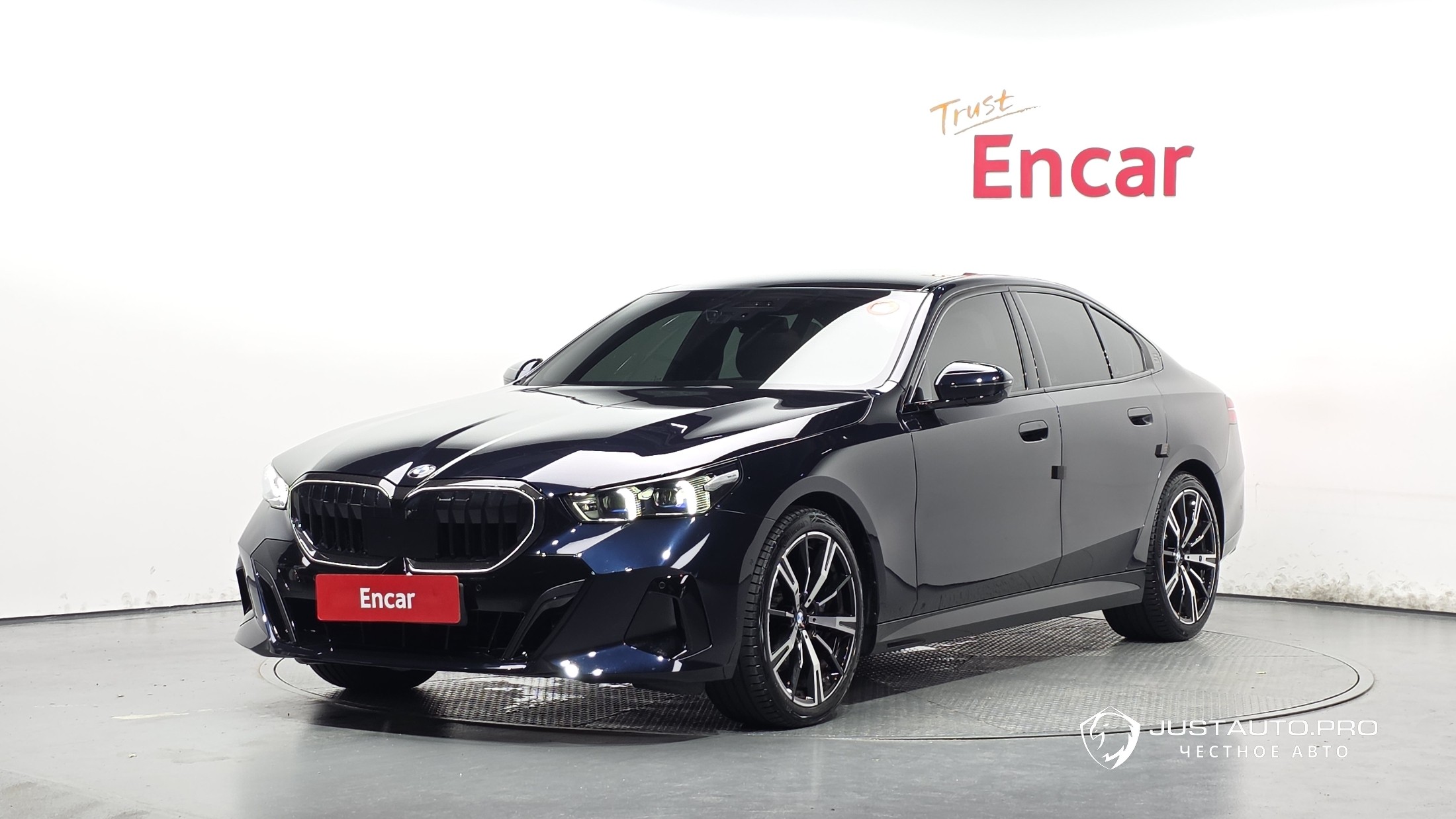 Автомобиль BMW 5-Series