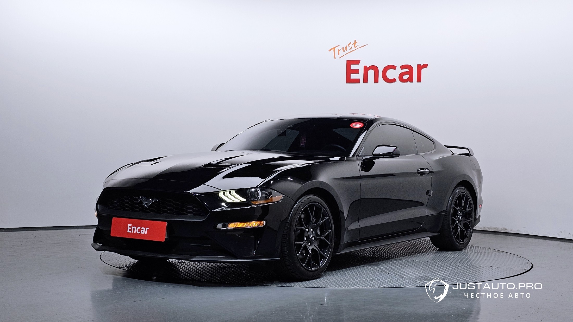 Автомобиль Ford Mustang