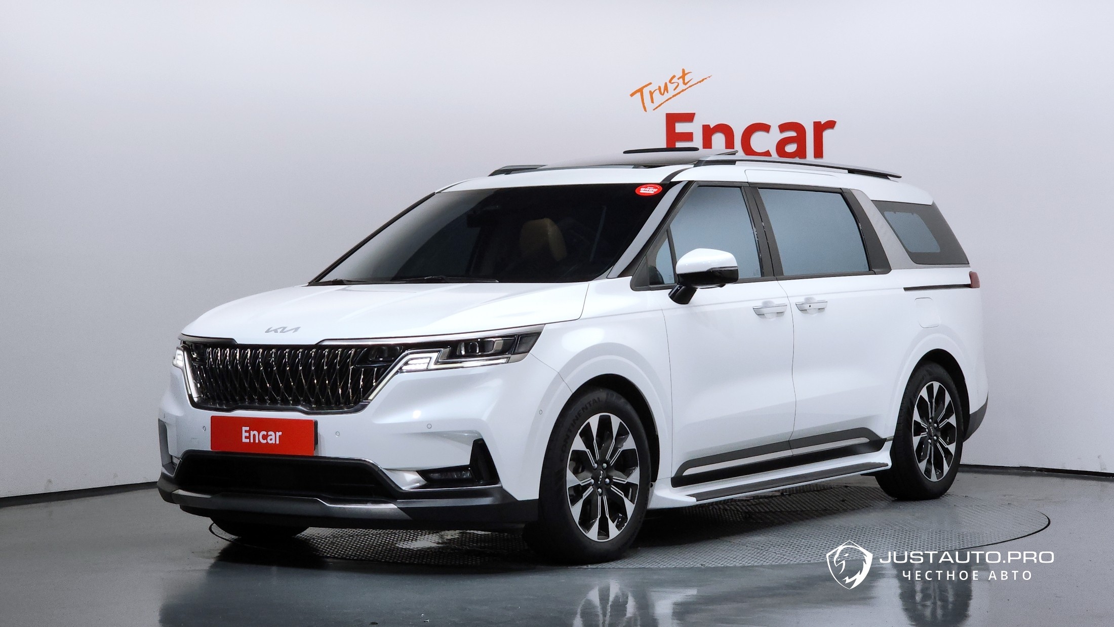 Автомобиль Kia Canival