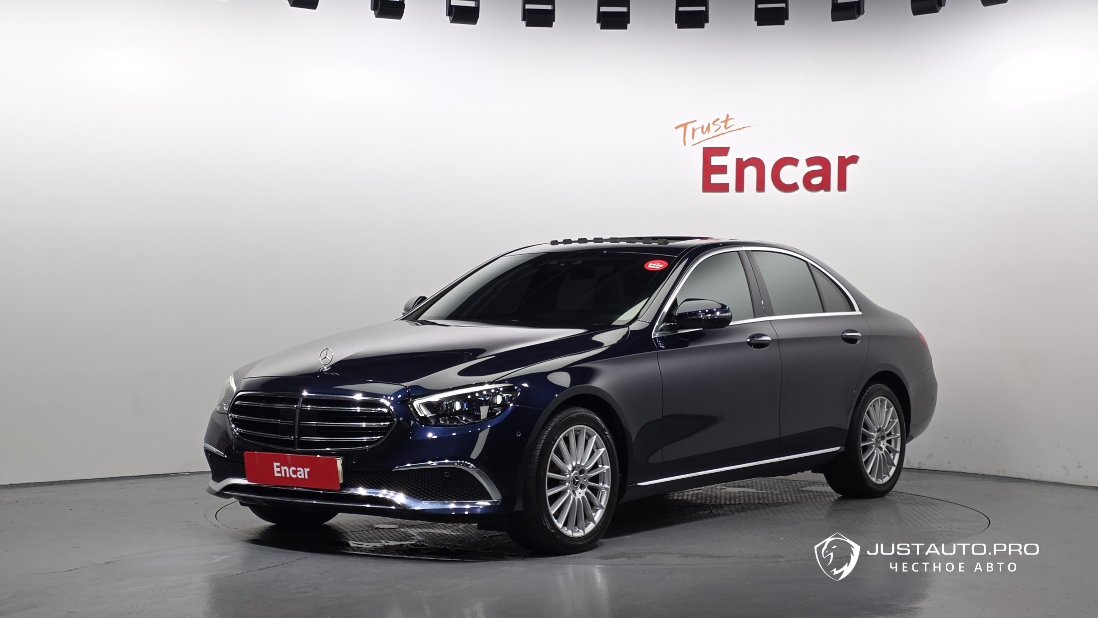 Автомобиль Mercedes-Benz E-Class